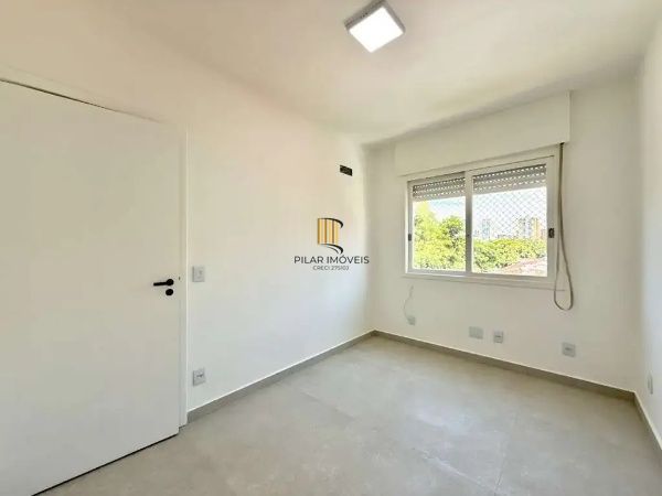 Apartamento 2 dormitórios, sacada com churrasqueira no Cristo Redentor