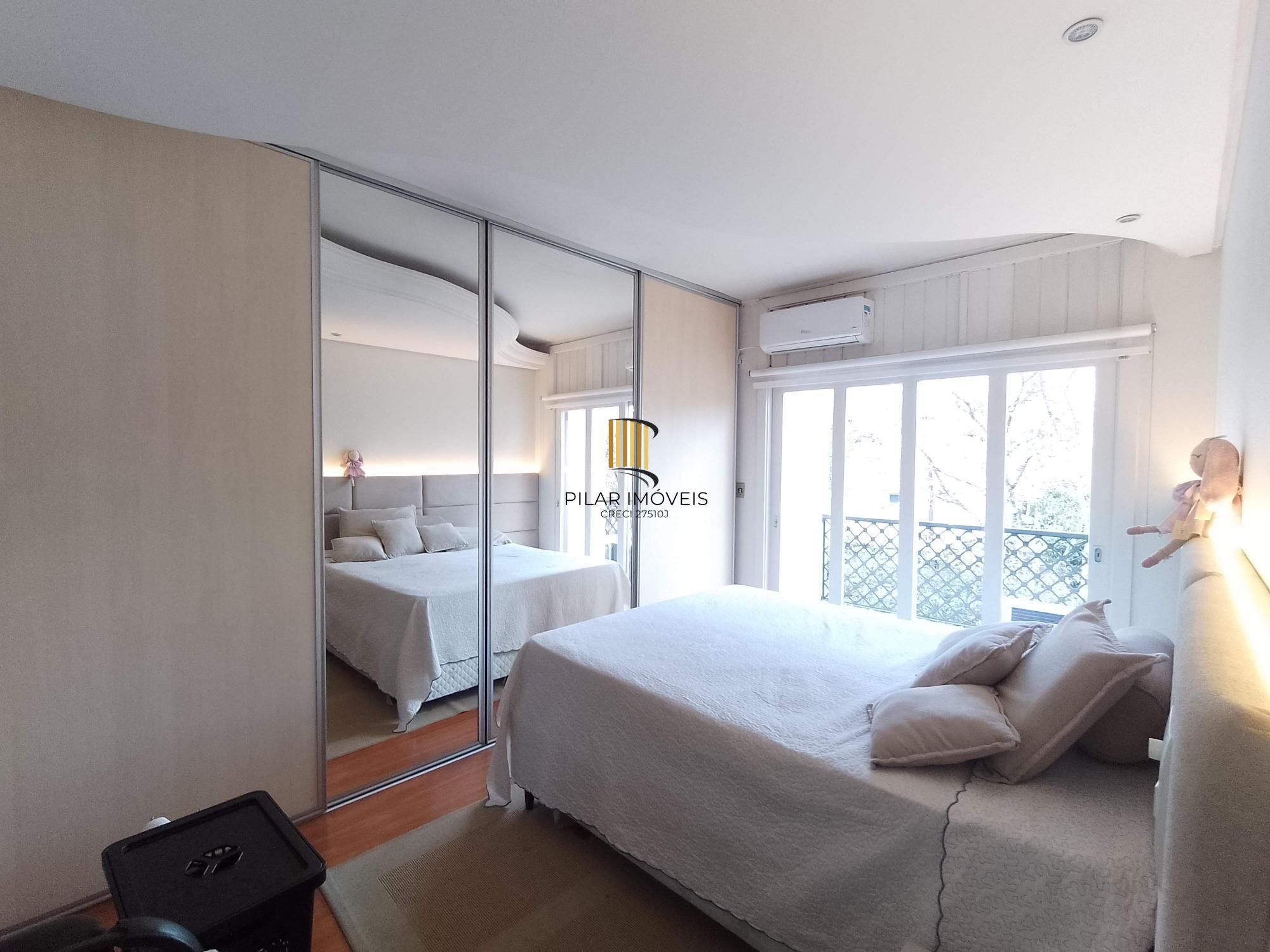 Casa 3 dormitórios em condomínio de luxo próximo ao Shopping Iguatemi