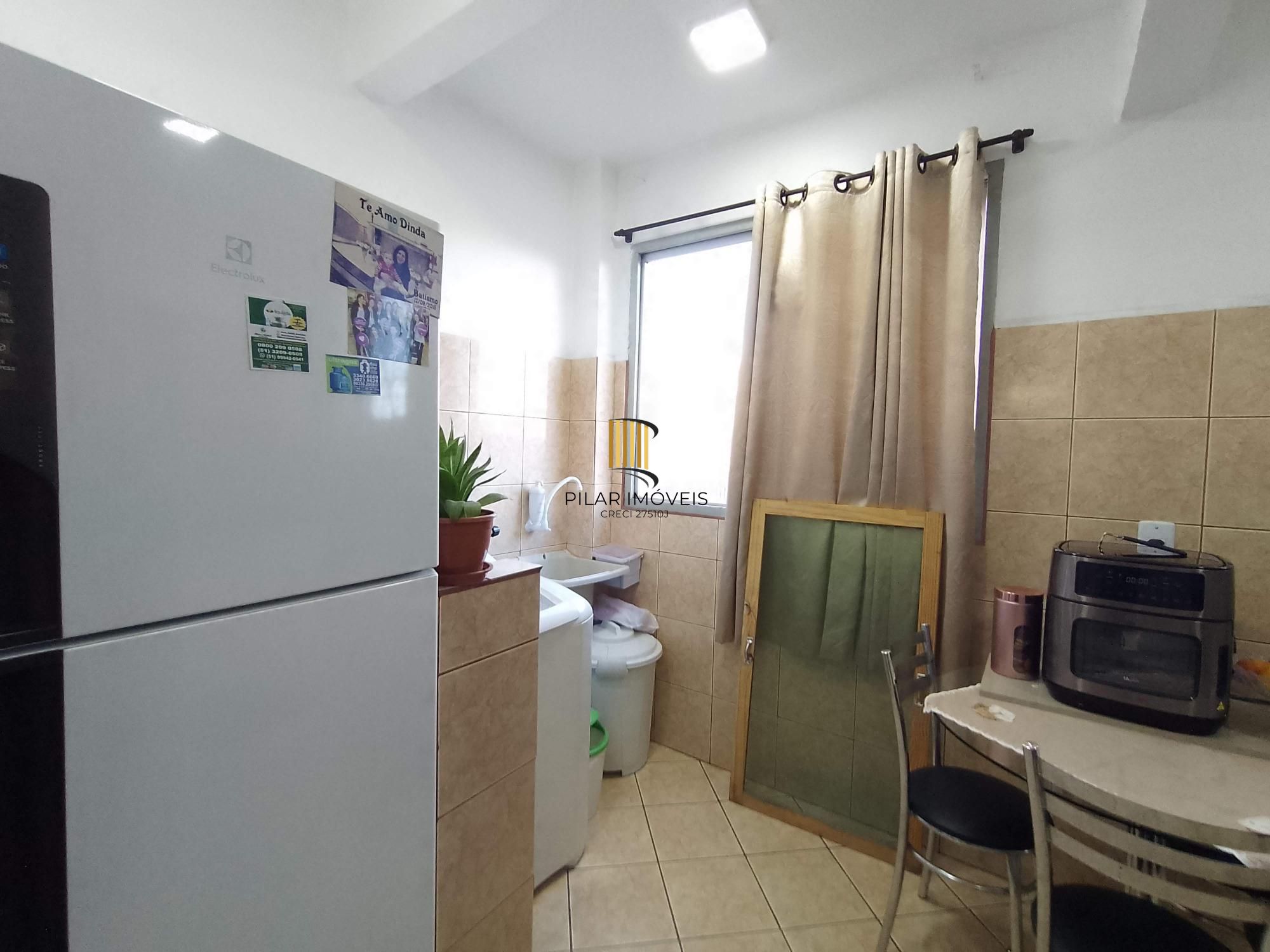 Apartamento 2 dormitórios reformado no Passo D'Areia