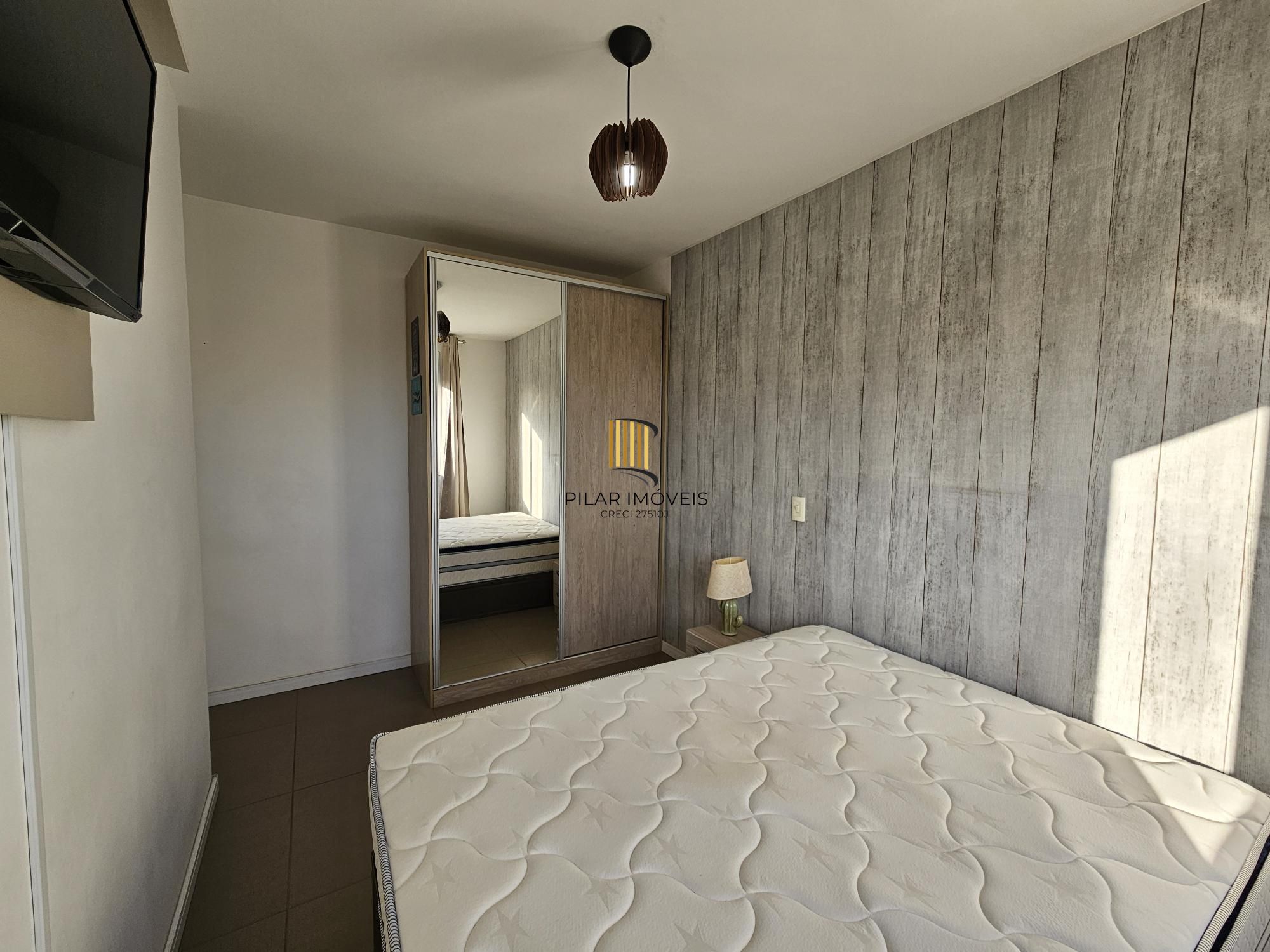 Apartamento 2 dormitórios com vaga coberta
