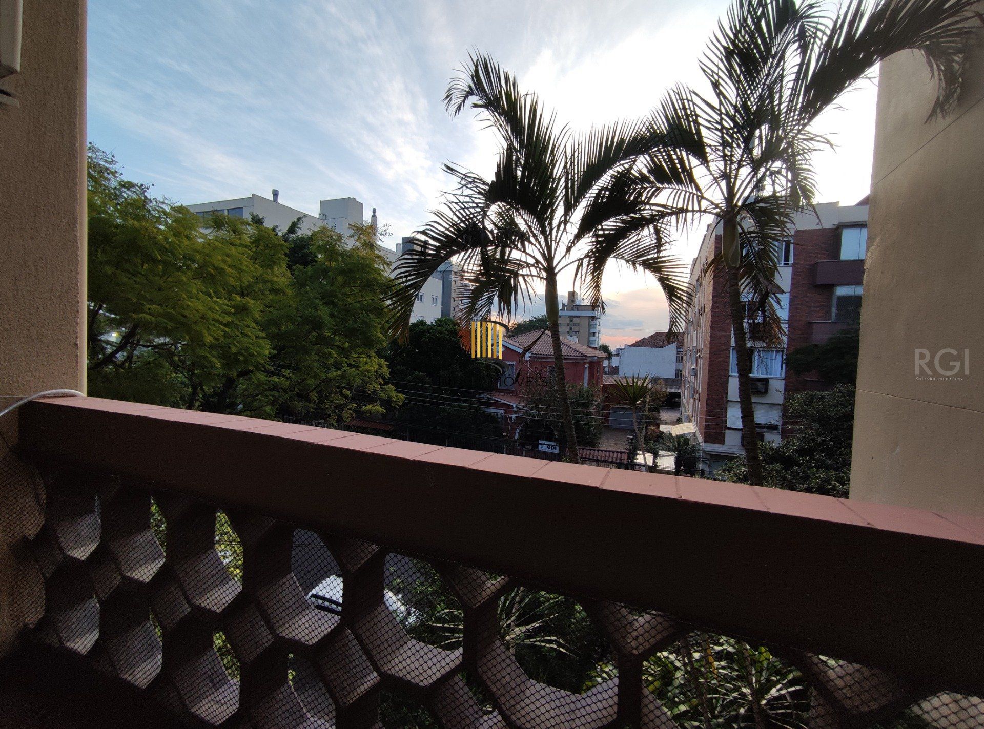 Apartamento para Venda - 60.44m², 2 dormitórios, 1 vaga - Petrópolis