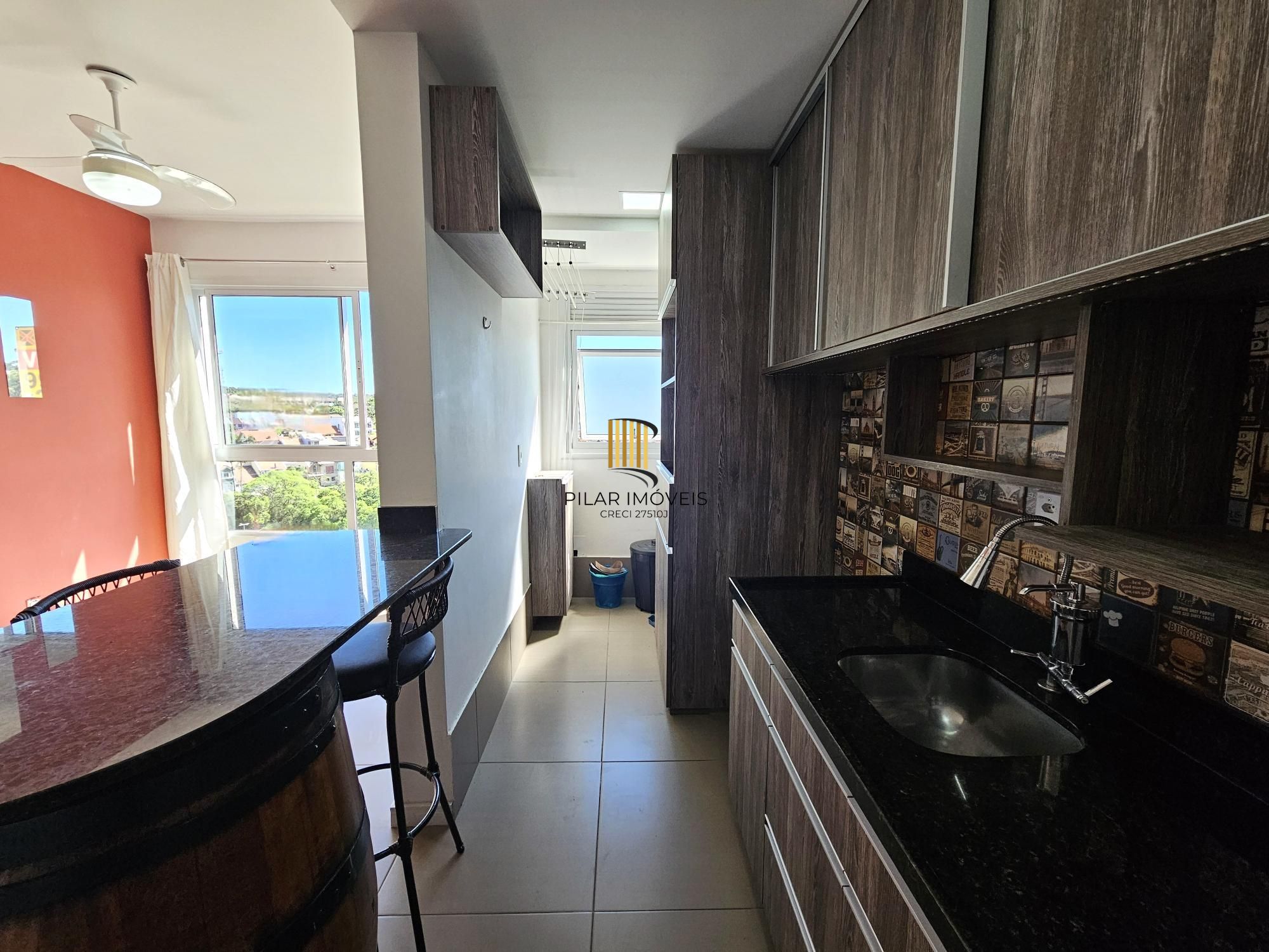 Apartamento 2 dormitórios com vaga coberta