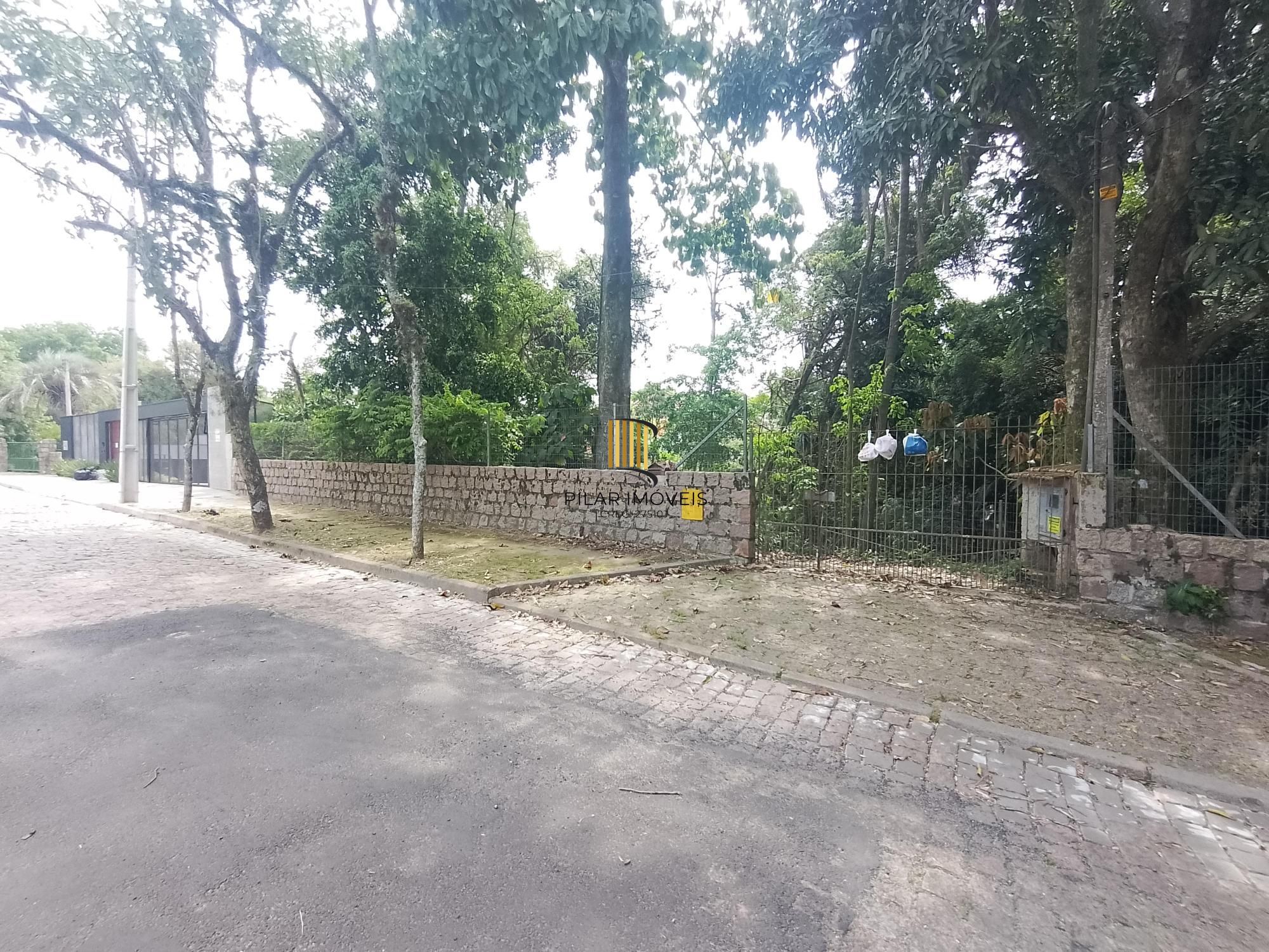 Terreno com área de 3.600m2 com 43m de margem no Rio Guaíba