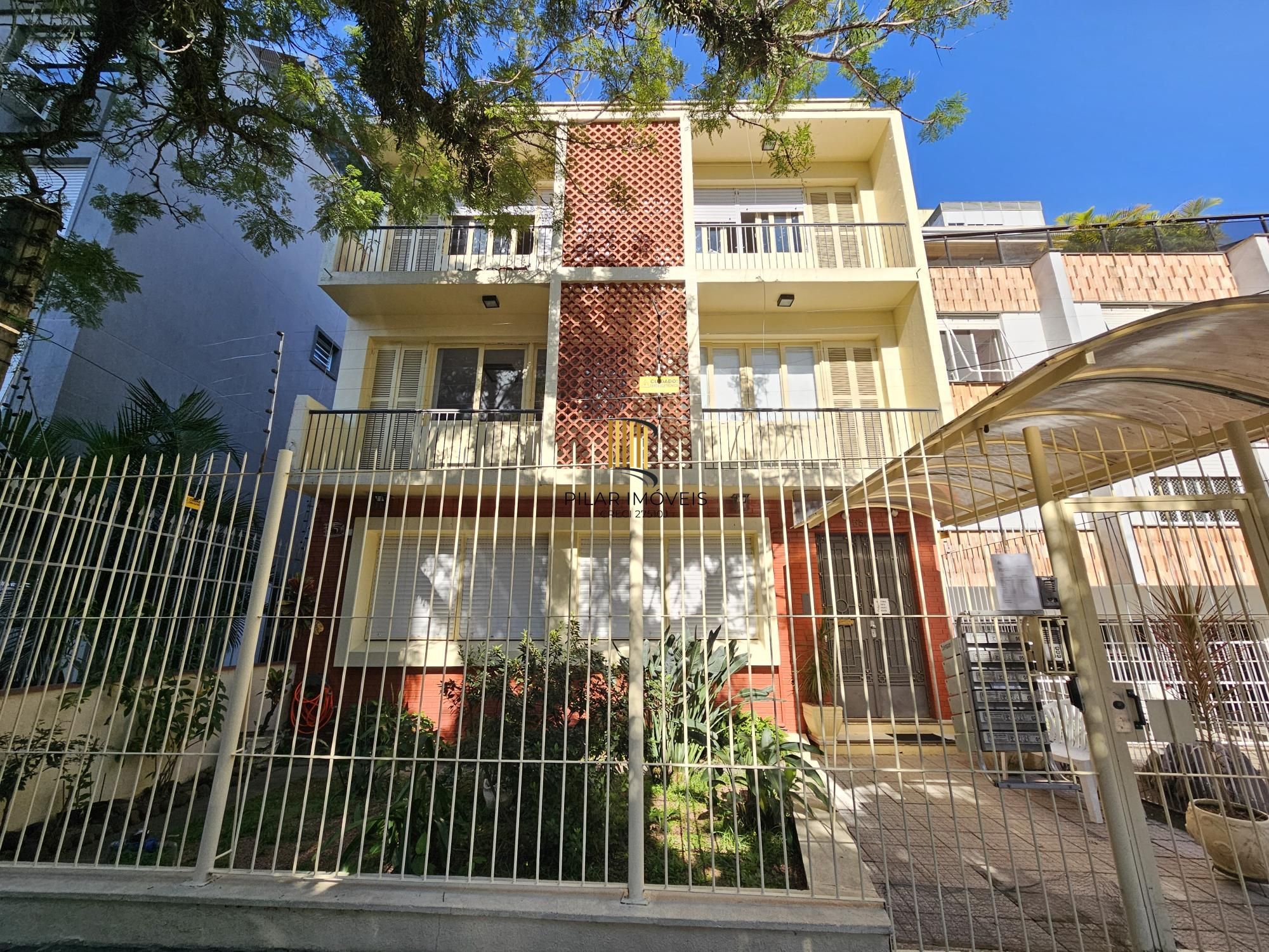 TÉRREO COM SUÍTE E CHURRASQUEIRA NO BOM FIM? TEMOS!!