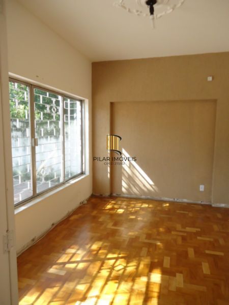Casa para Venda - 510m², 6 dormitórios, sendo 1 suites, 3 vagas - São João