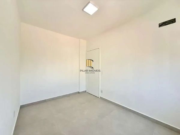 Apartamento 2 dormitórios, sacada com churrasqueira no Cristo Redentor