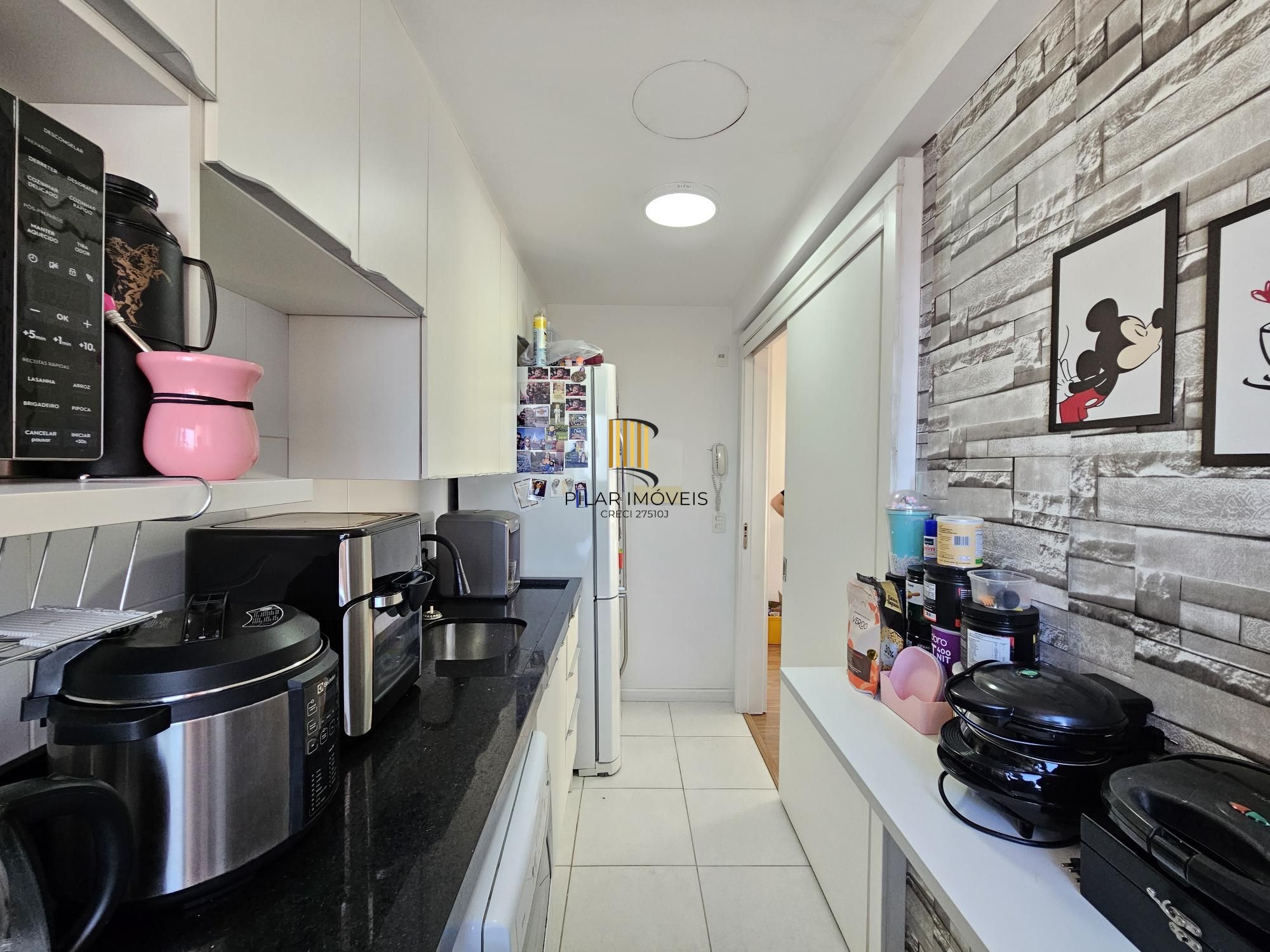 Apartamento 2 dormitórios com vaga e elevador perto da PUC