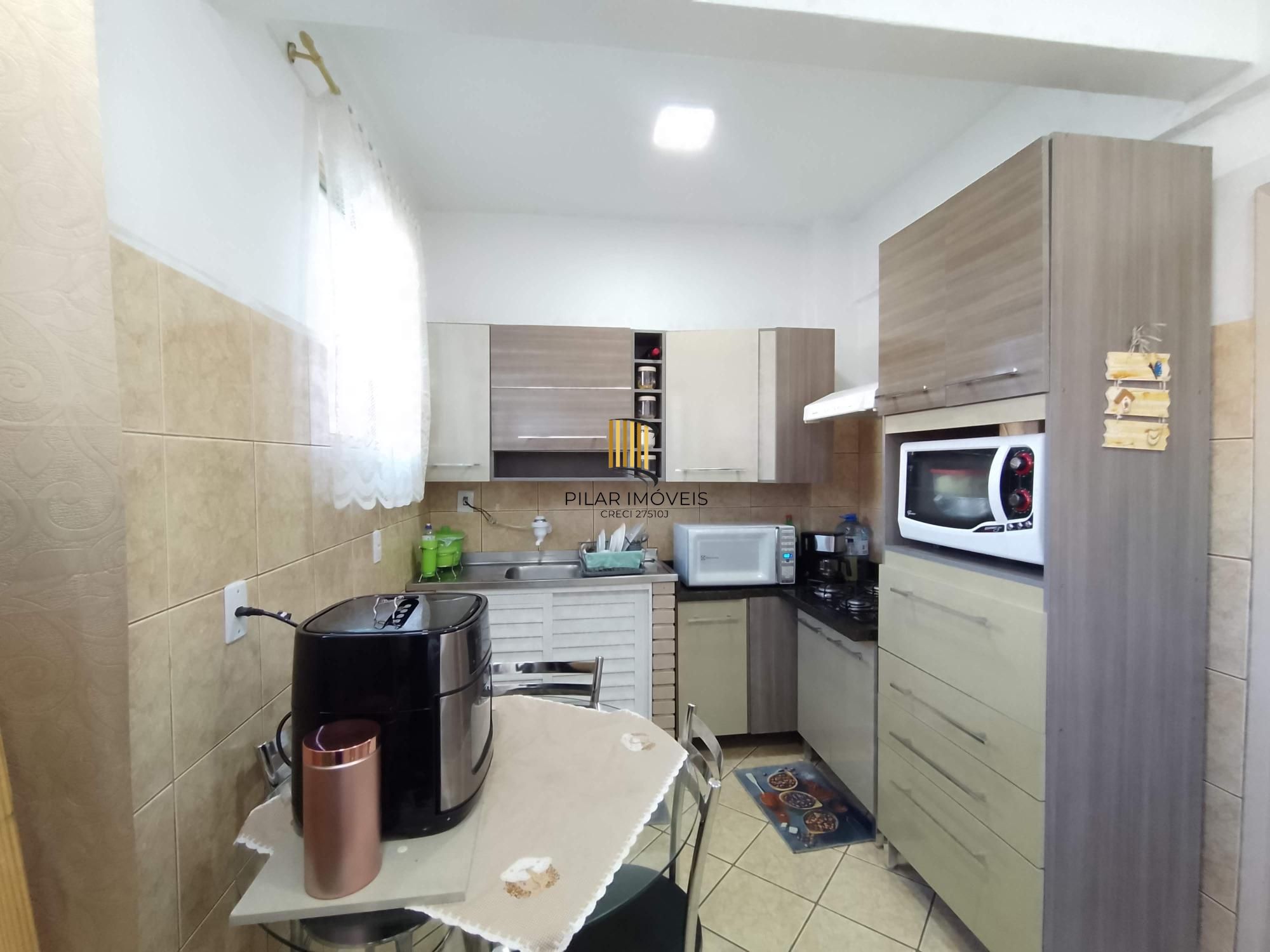 Apartamento 2 dormitórios reformado no Passo D'Areia