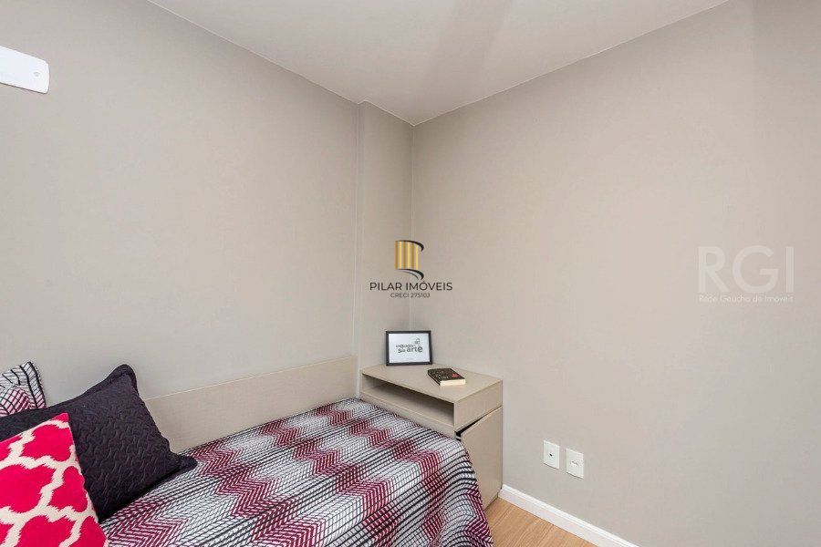 Apartamento para Venda - 65.41m², 3 dormitórios, sendo 1 suites, 1 vaga - Petrópolis