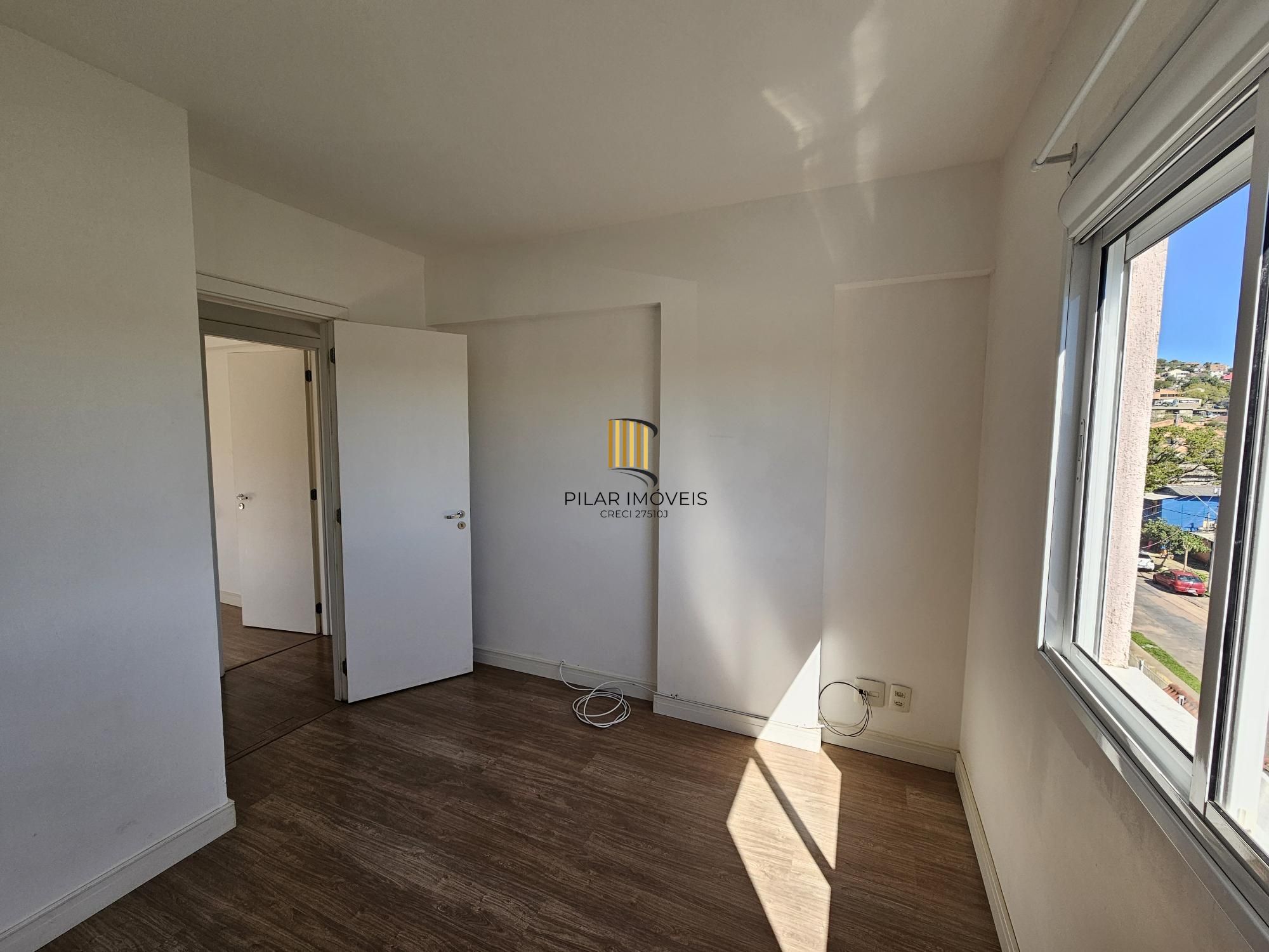 Apartamento 2 dormitórios com vaga e elevador perto da PUC