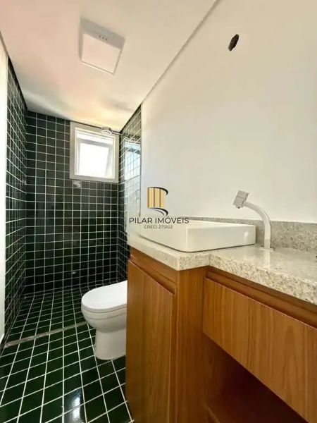 Apartamento 2 dormitórios, sacada com churrasqueira no Cristo Redentor