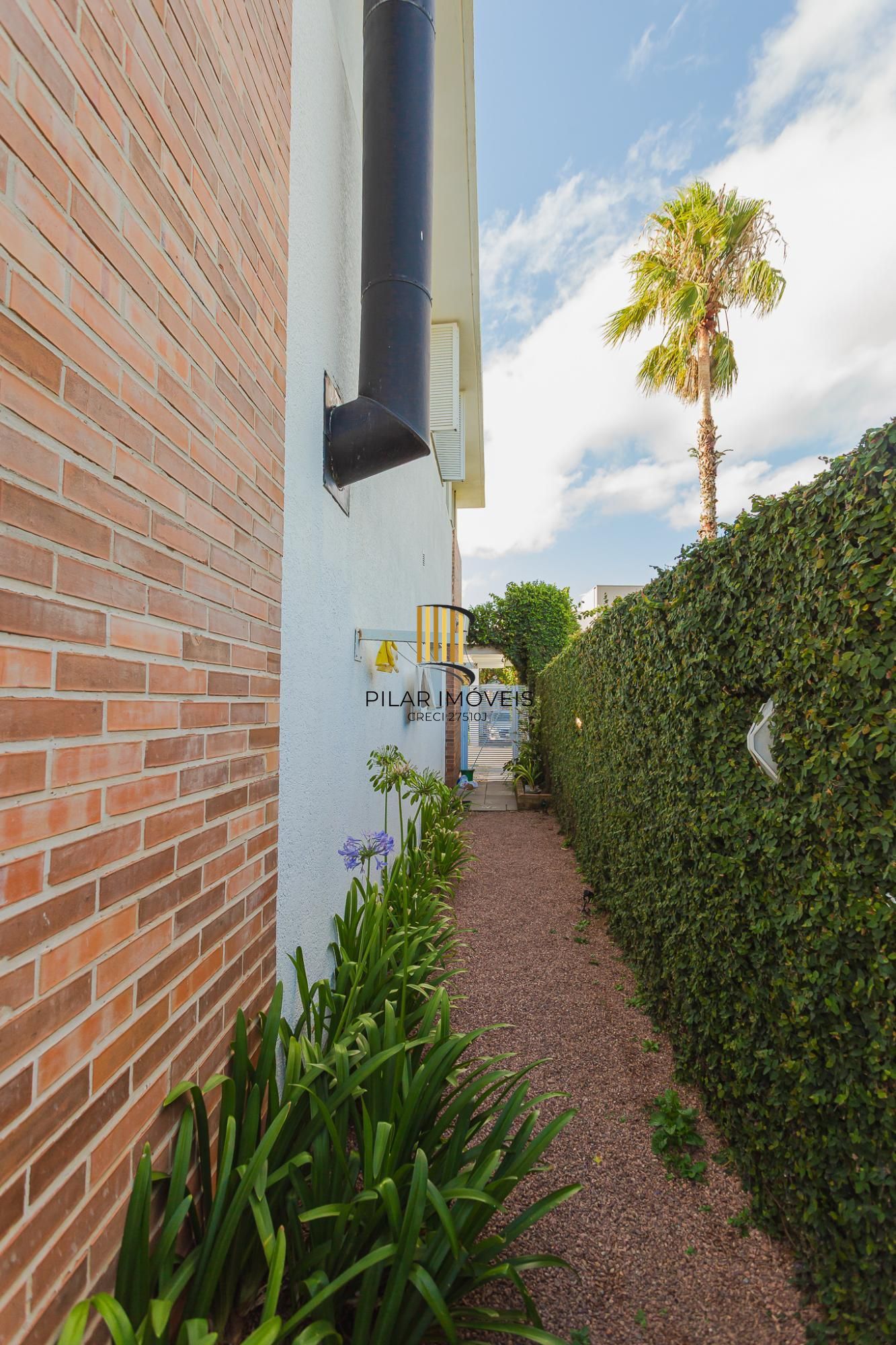CONDOMINIO ATMOSFERA - CASA MOBILIADA DE 4 SUÍTES COM 4 VAGAS