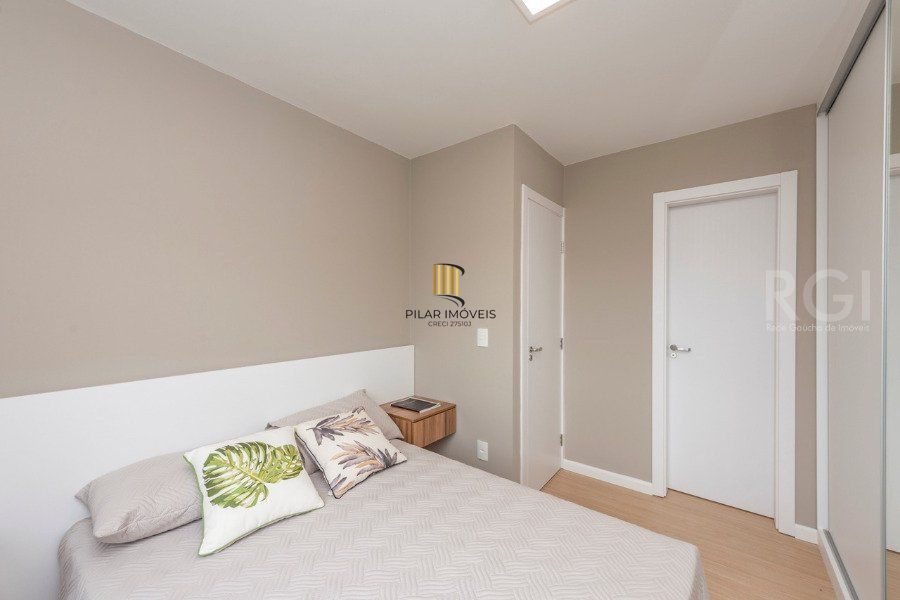 Apartamento para Venda - 65.41m², 3 dormitórios, sendo 1 suites, 1 vaga - Petrópolis