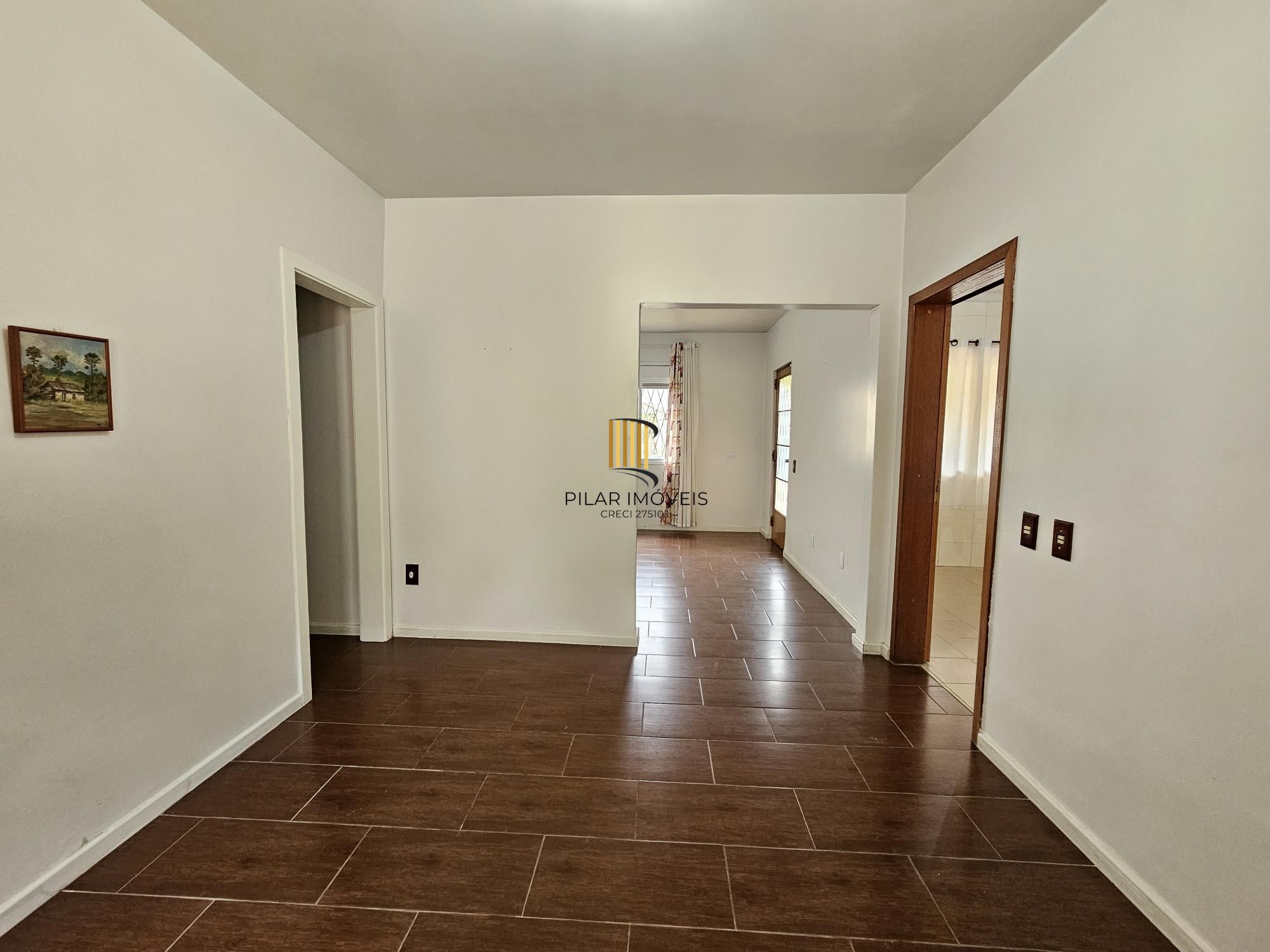 CASA COM 04 DORMITÓRIOS EM TERRENO DE QUASE 500M2