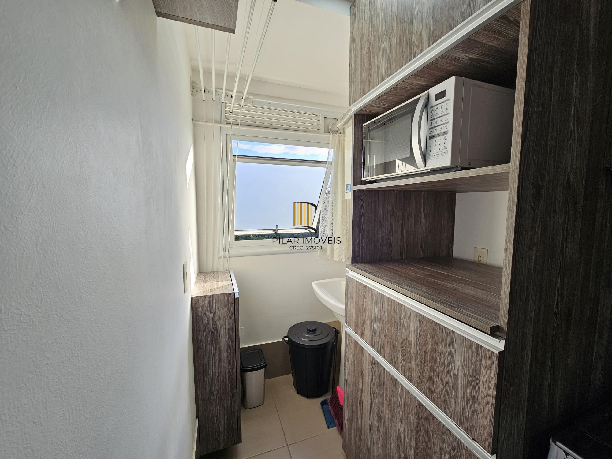 Apartamento 2 dormitórios com vaga coberta