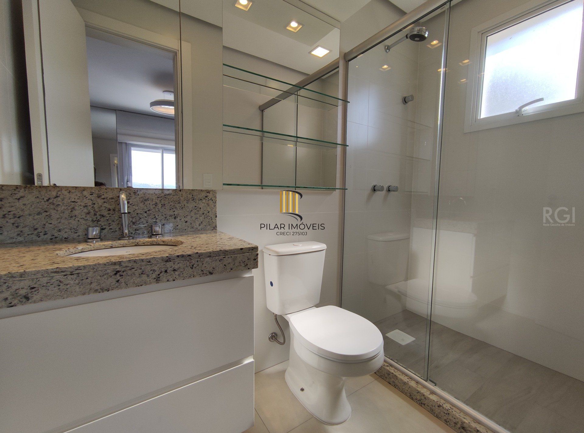 Apartamento para Venda - 68.11m², 3 dormitórios, sendo 1 suites, 2 vagas - Santo Antonio