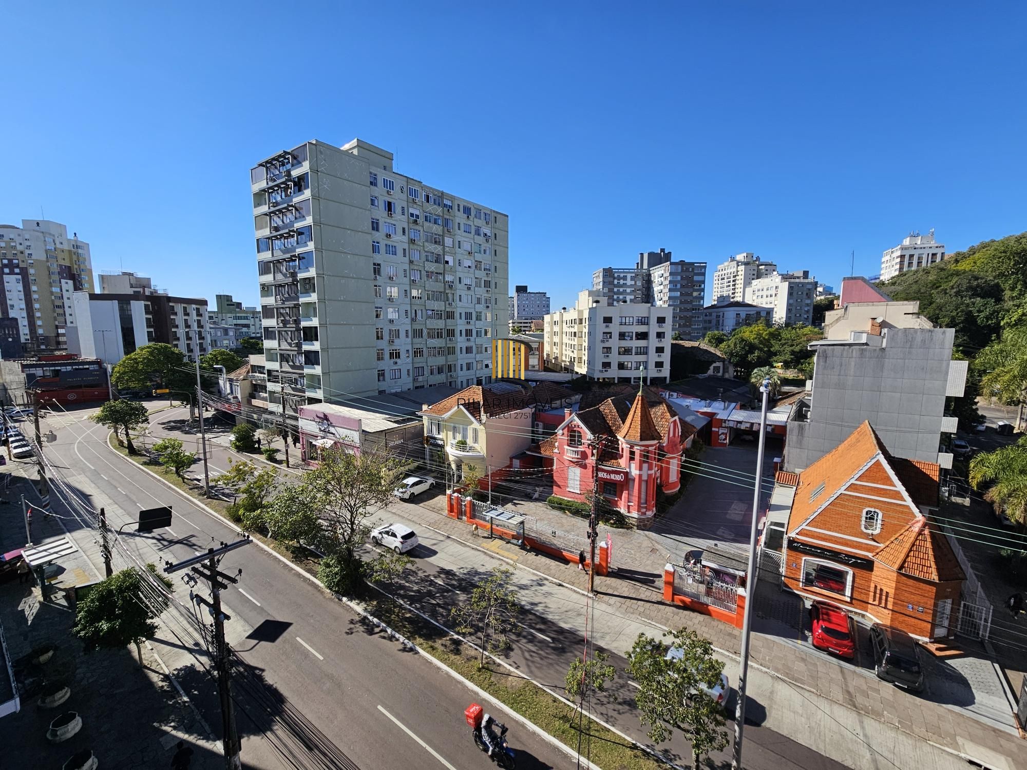 Apartamento 2 dormitórios com elevador na Cristóvão