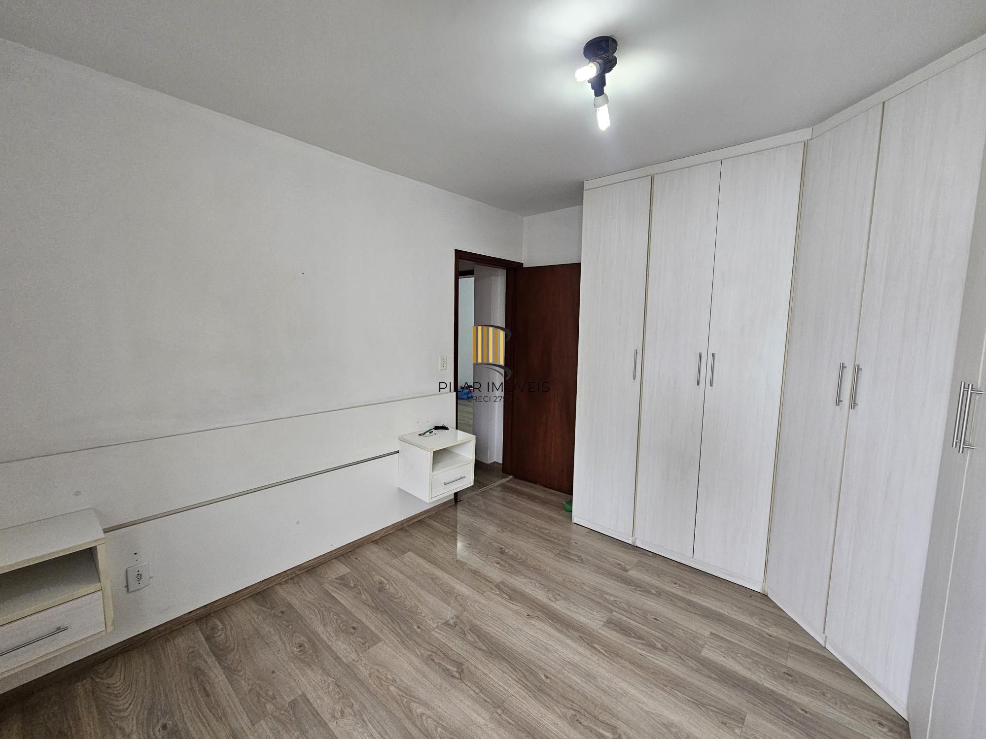 CIDADE BAIXA COM SACADA E VAGA DE GARAGEM