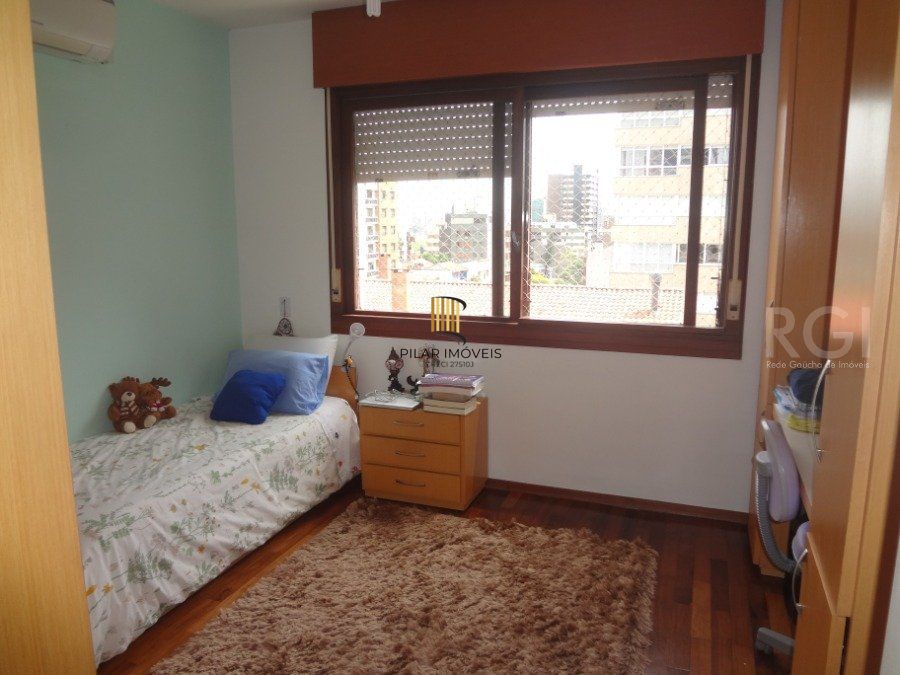 Cobertura para Venda - 263.75m², 3 dormitórios, sendo 1 suites, 2 vagas - Petrópolis