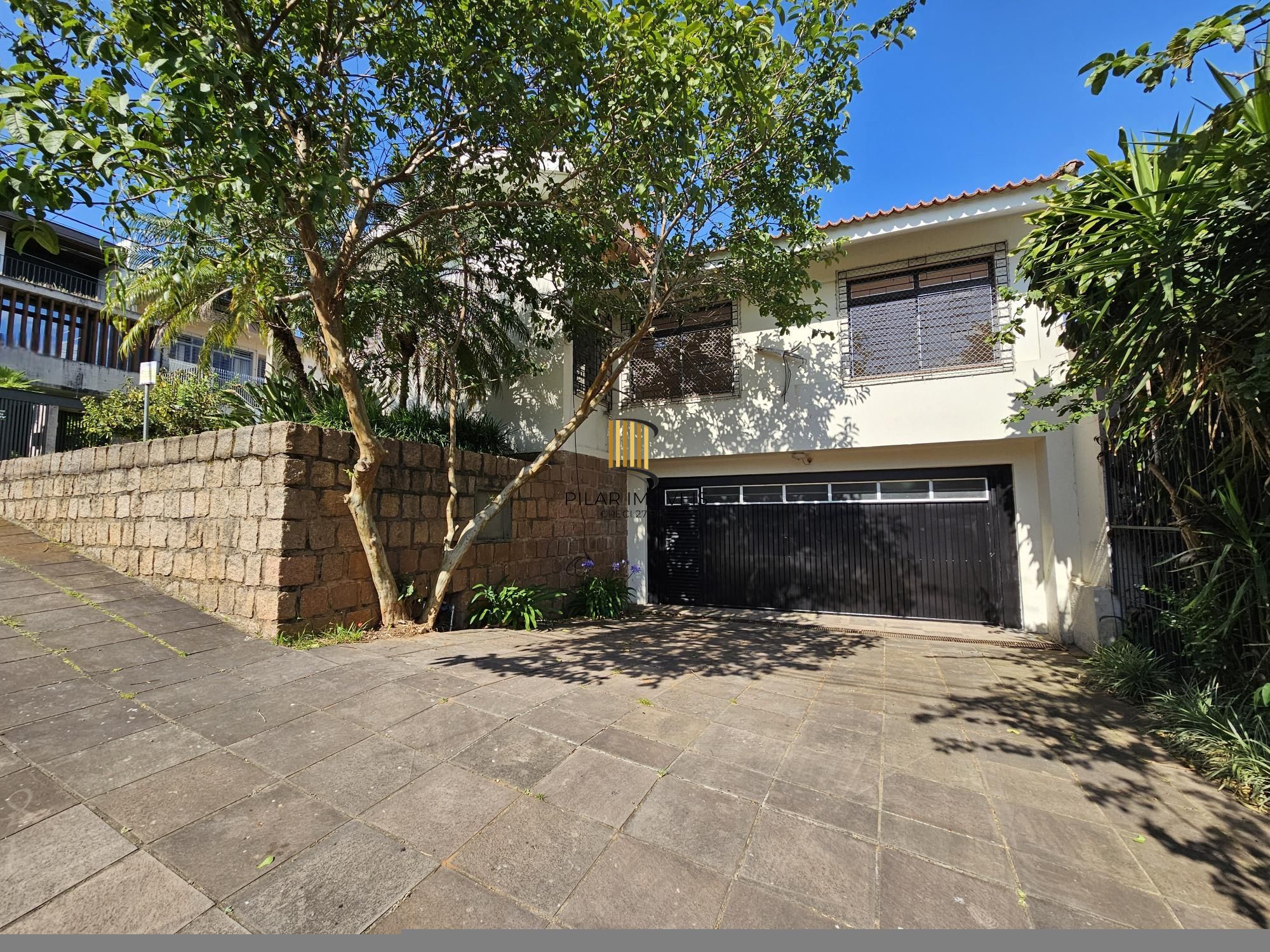 CASA EXCLUSIVA NO BAIRRO TRÊS FIGUEIRAS