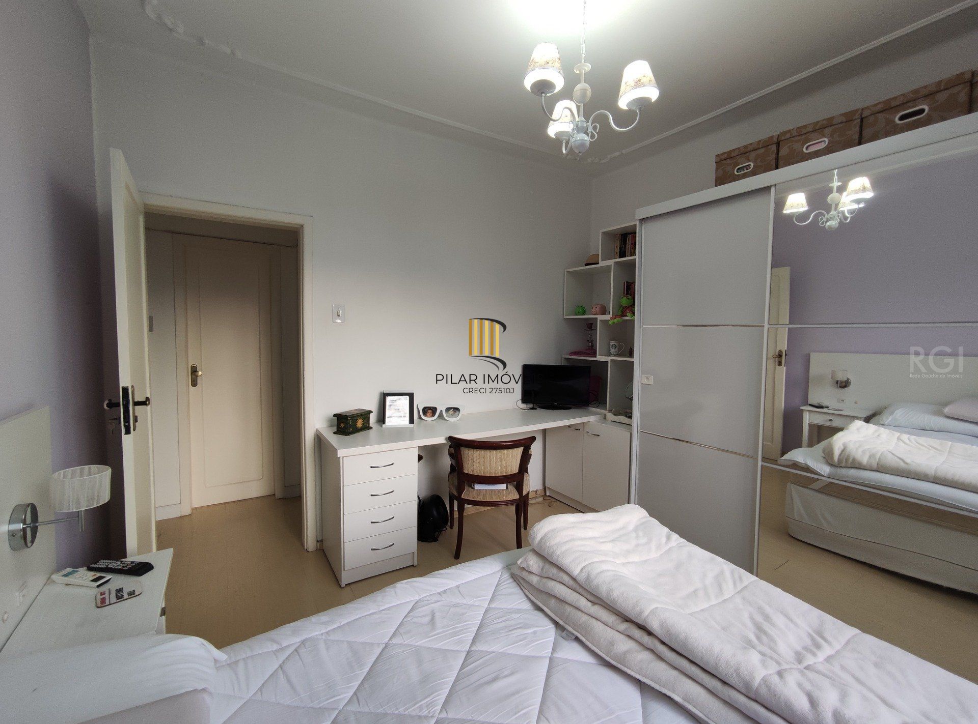 Apartamento para Venda - 60.44m², 2 dormitórios, 1 vaga - Petrópolis