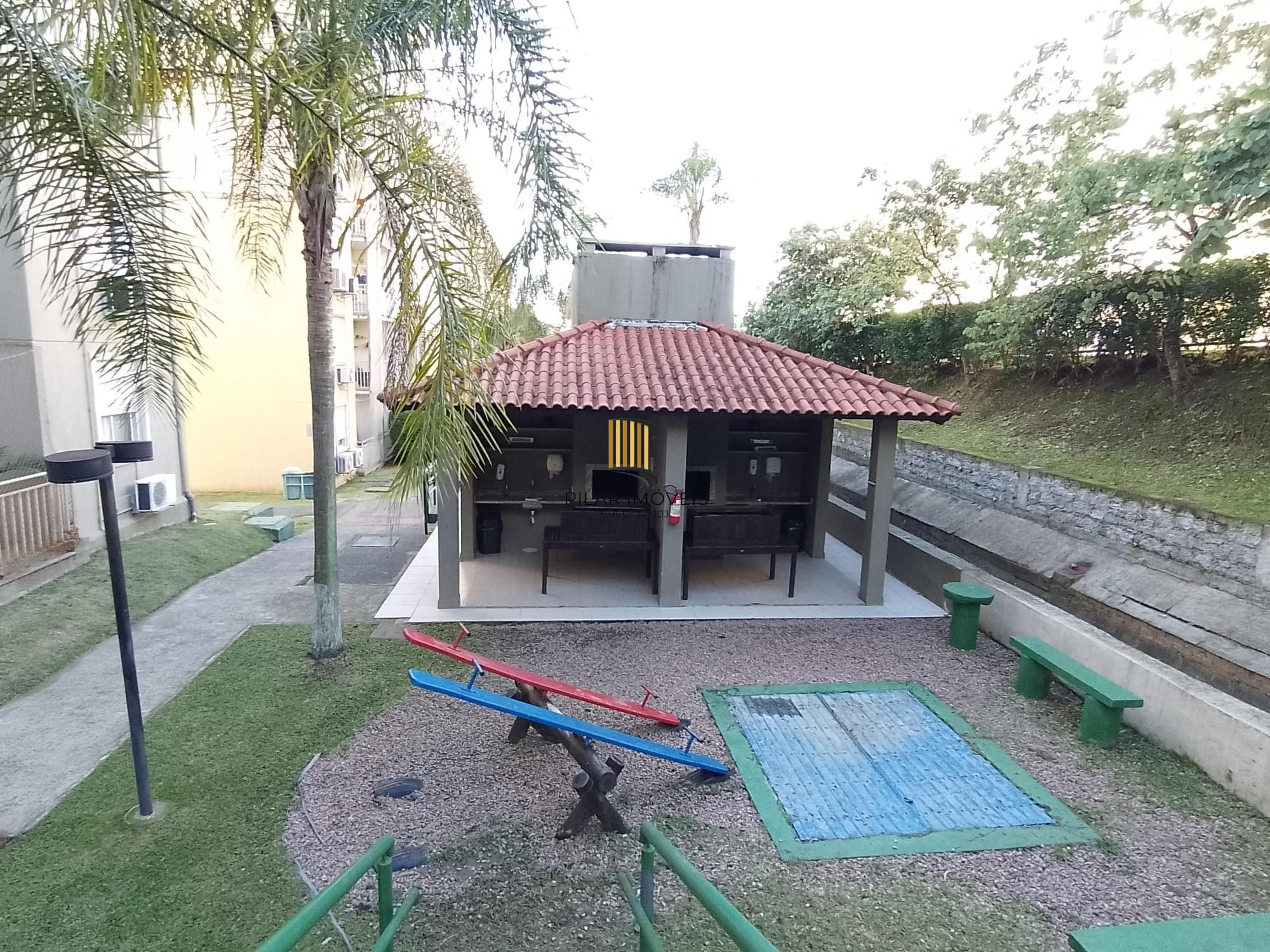 Apartamento 2 dormitórios mobiliado com vaga e elevador no Alto Petrópolis