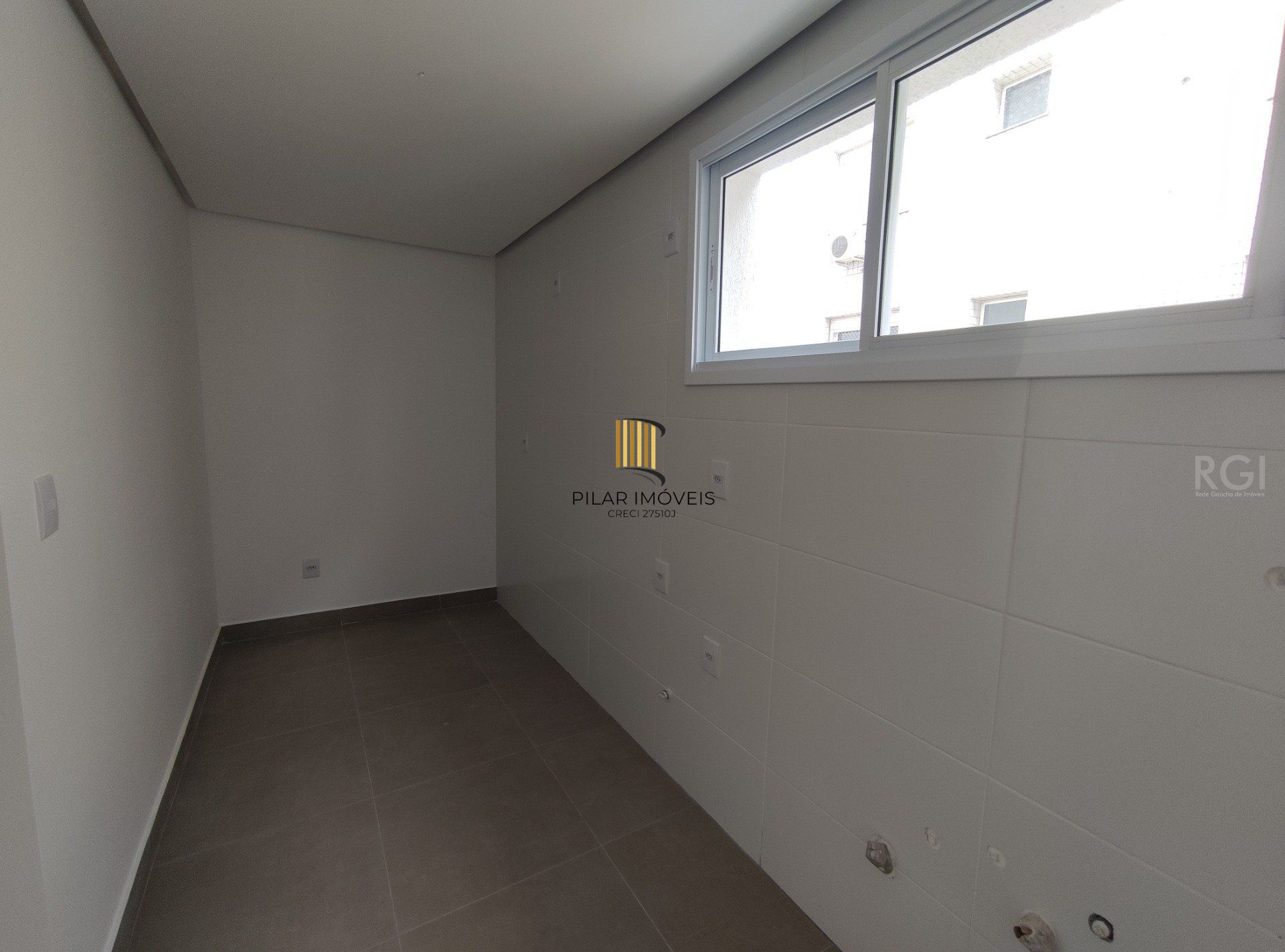 Duplex para Venda - 179.08m², 2 dormitórios, sendo 2 suites, 2 vagas - Petrópolis