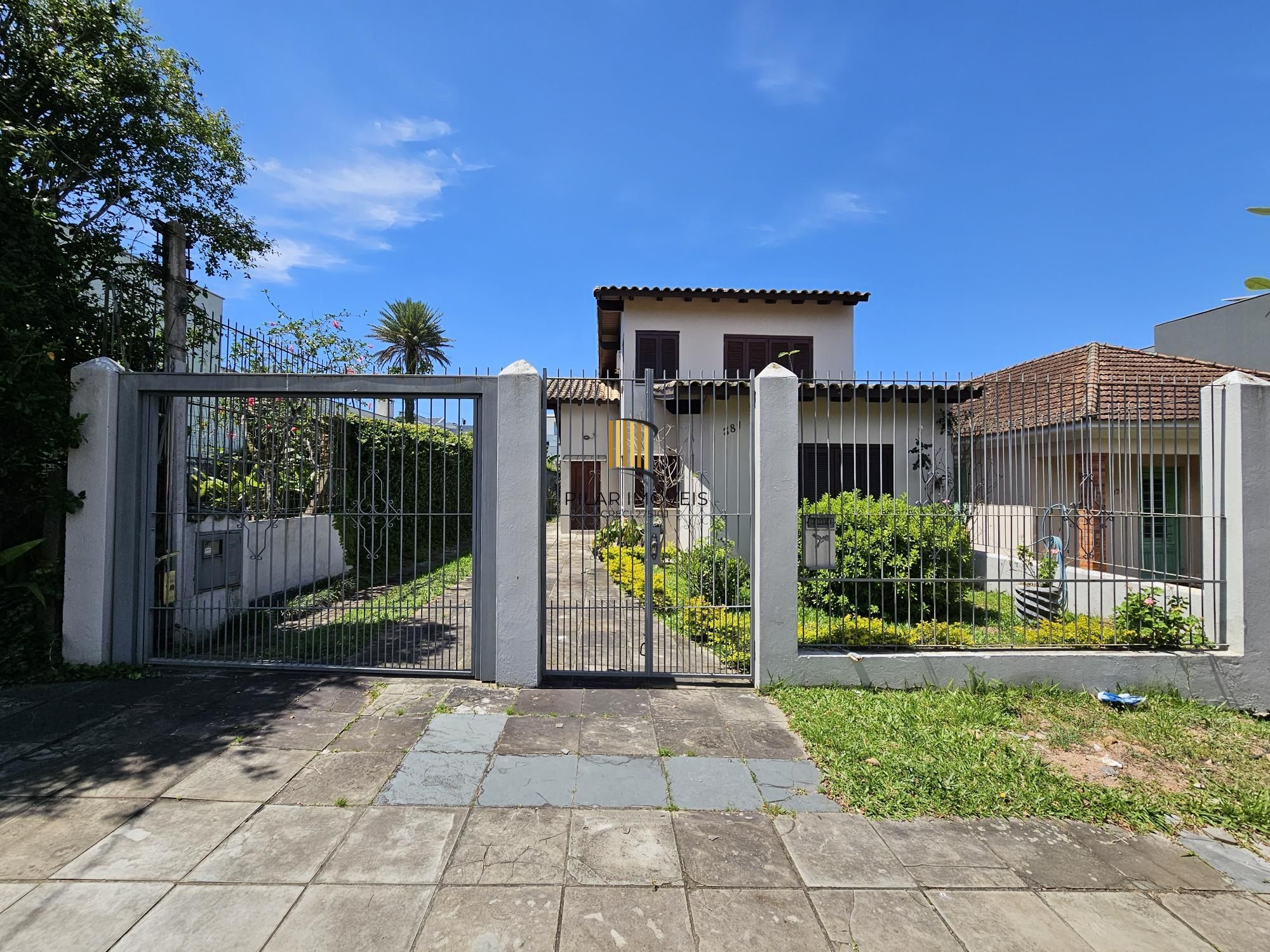 LINDO SOBRADO NO MELHOR PONTO DO BAIRRO TRISTEZA