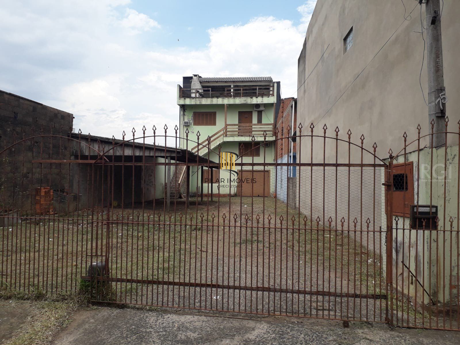 Casa para Venda - 350m², 3 dormitórios, sendo 1 suites, 9 vagas - Vila Silveira Martins
