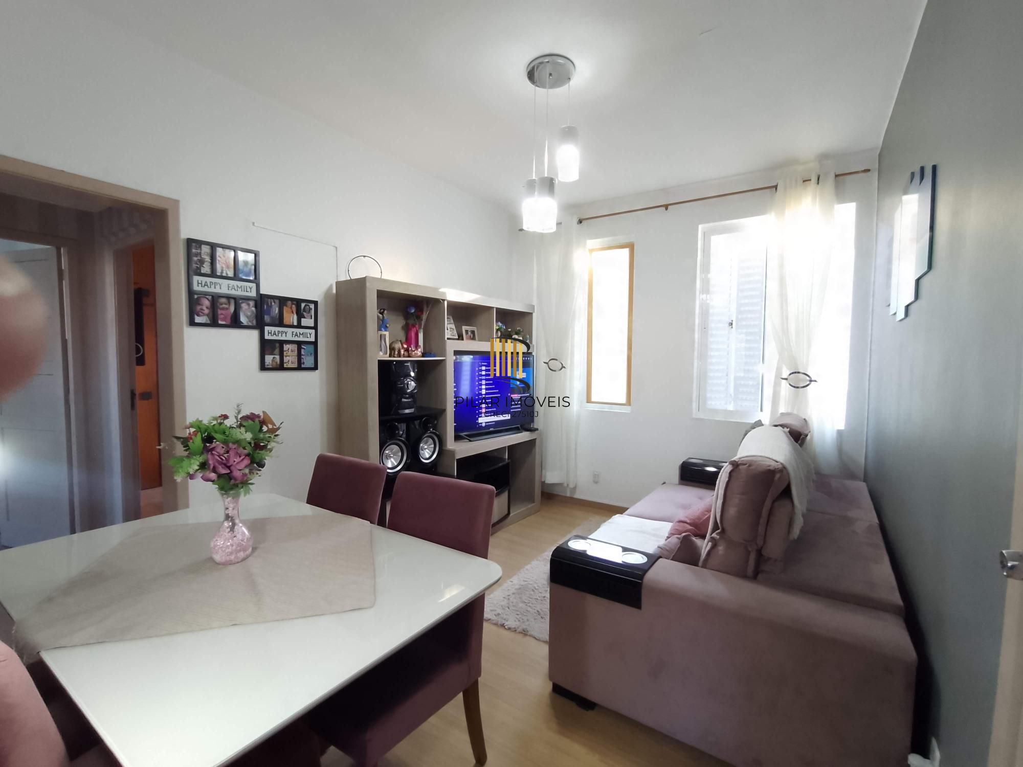 Apartamento 2 dormitórios reformado no Passo D'Areia - Pilar Imóveis