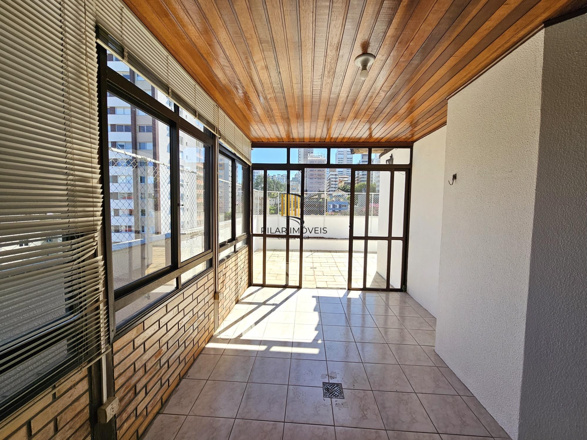 Cobertura 3 dormitórios com vaga no Petrópolis