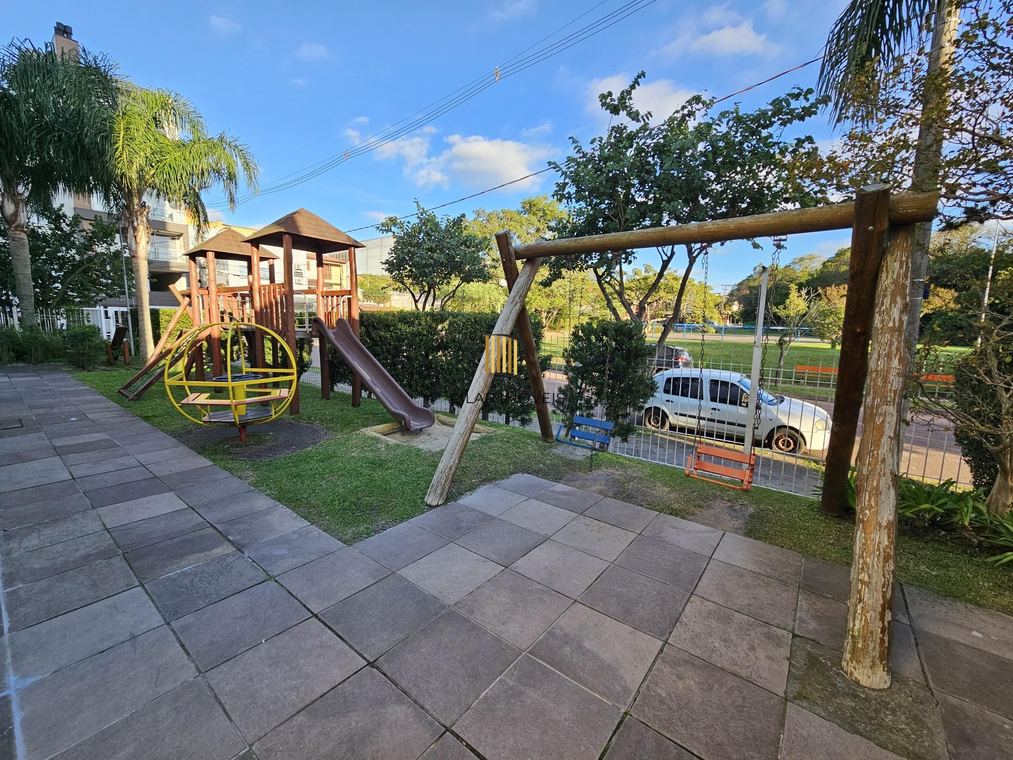 Apartamento 2 dormitórios com vaga coberta