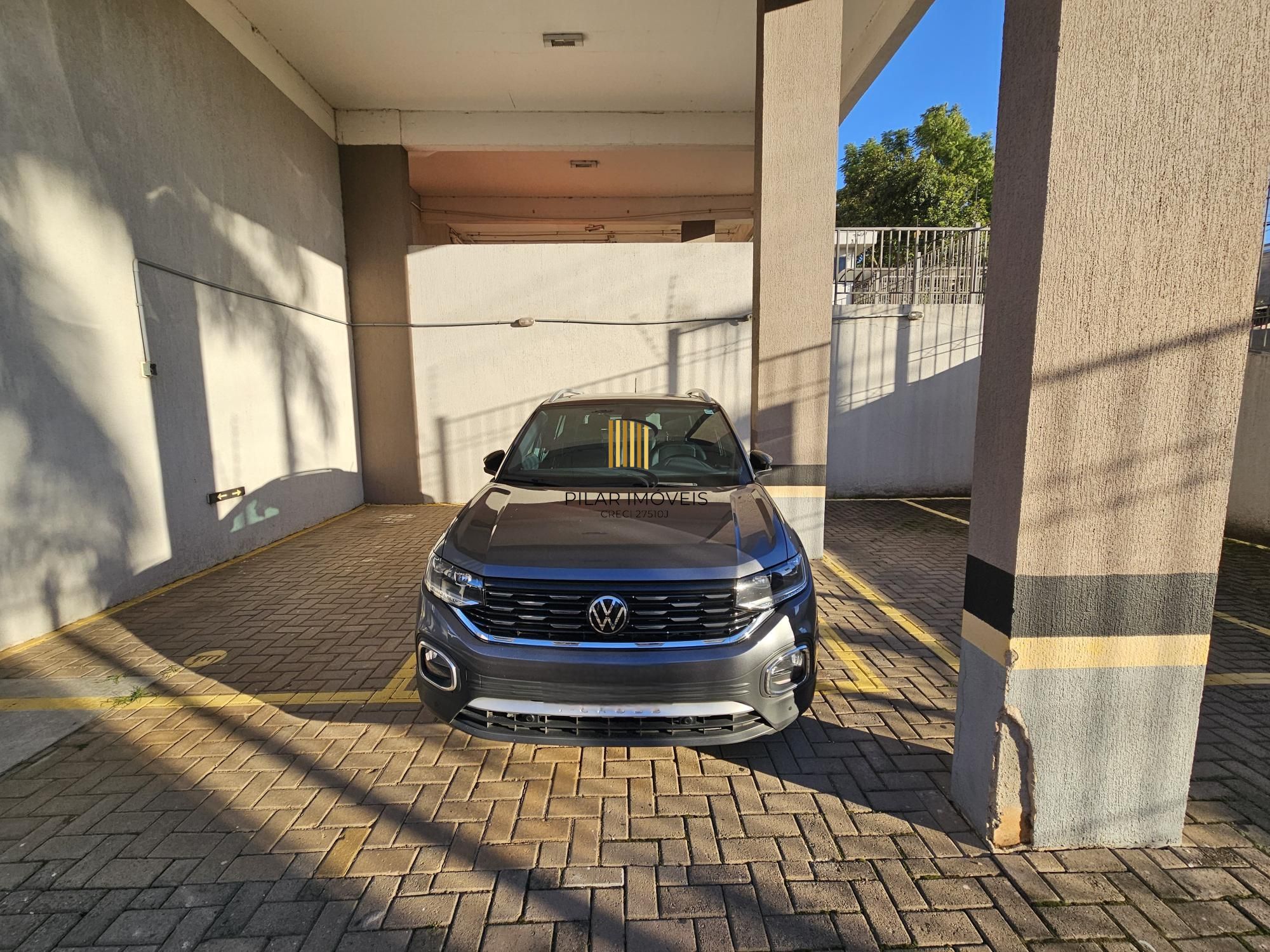 Apartamento 2 dormitórios com vaga e elevador perto da PUC