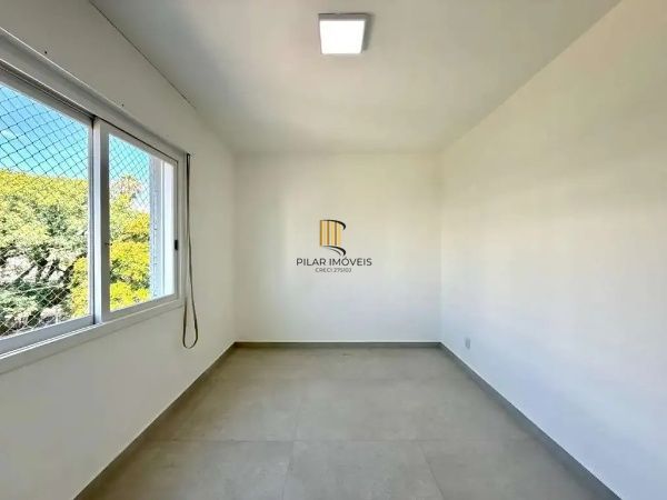 Apartamento 2 dormitórios, sacada com churrasqueira no Cristo Redentor