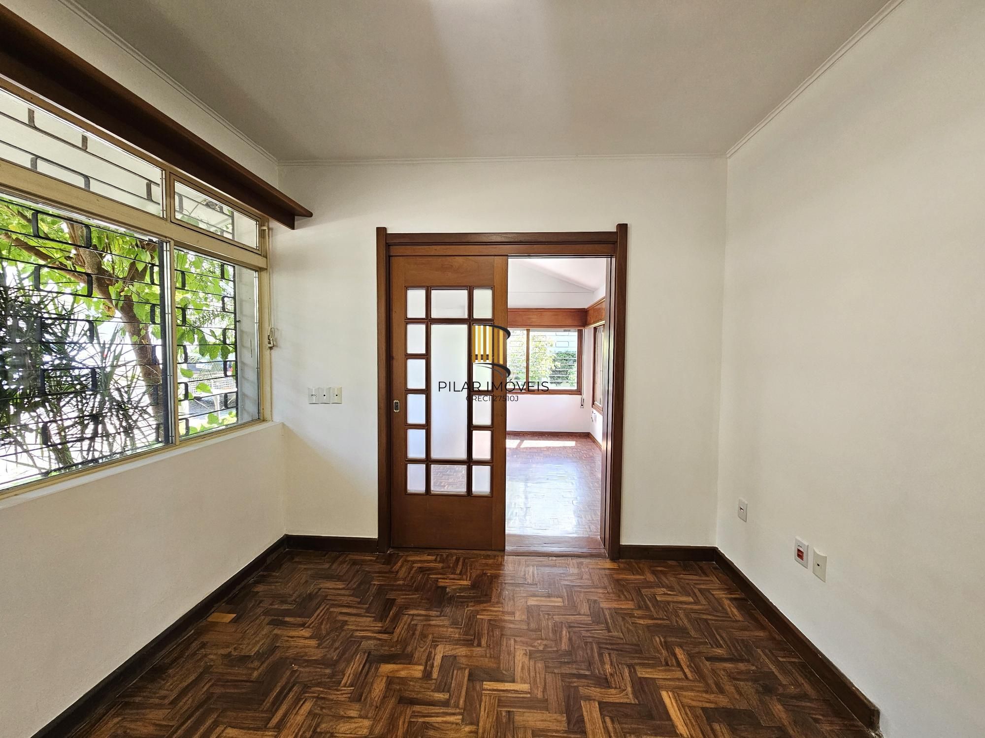 CASA EXCLUSIVA NO BAIRRO TRÊS FIGUEIRAS