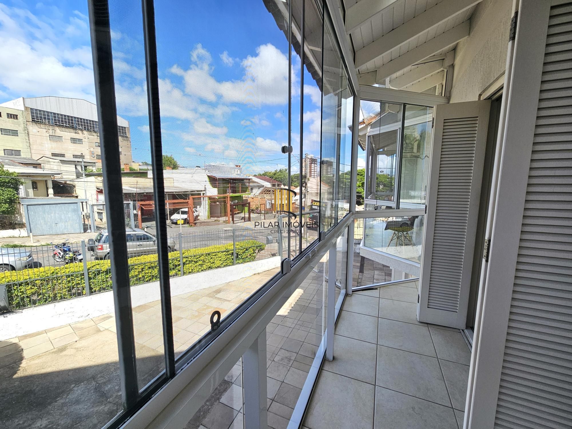 SOBRADO COM 3 SUÍTES + DORMITÓRIOS NO TÉRRREO | PISCINA | E MUITO MAIS