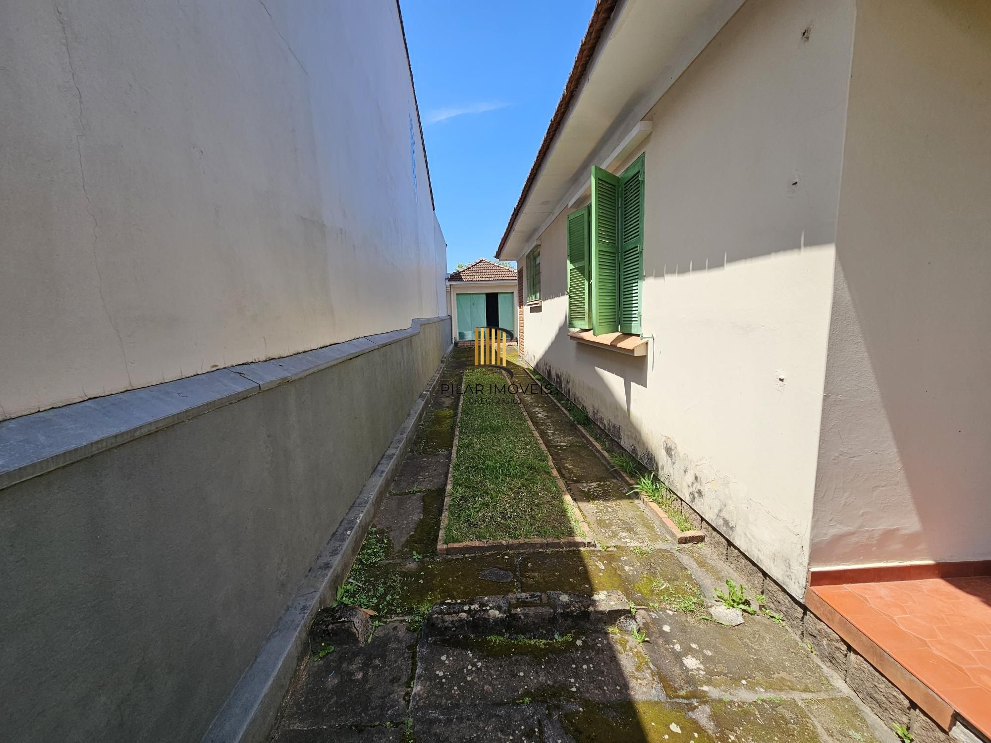 AMPLO TERRENO FRENTE NORTE NA MELHOR RUA DO BAIRRO TRISTEZA