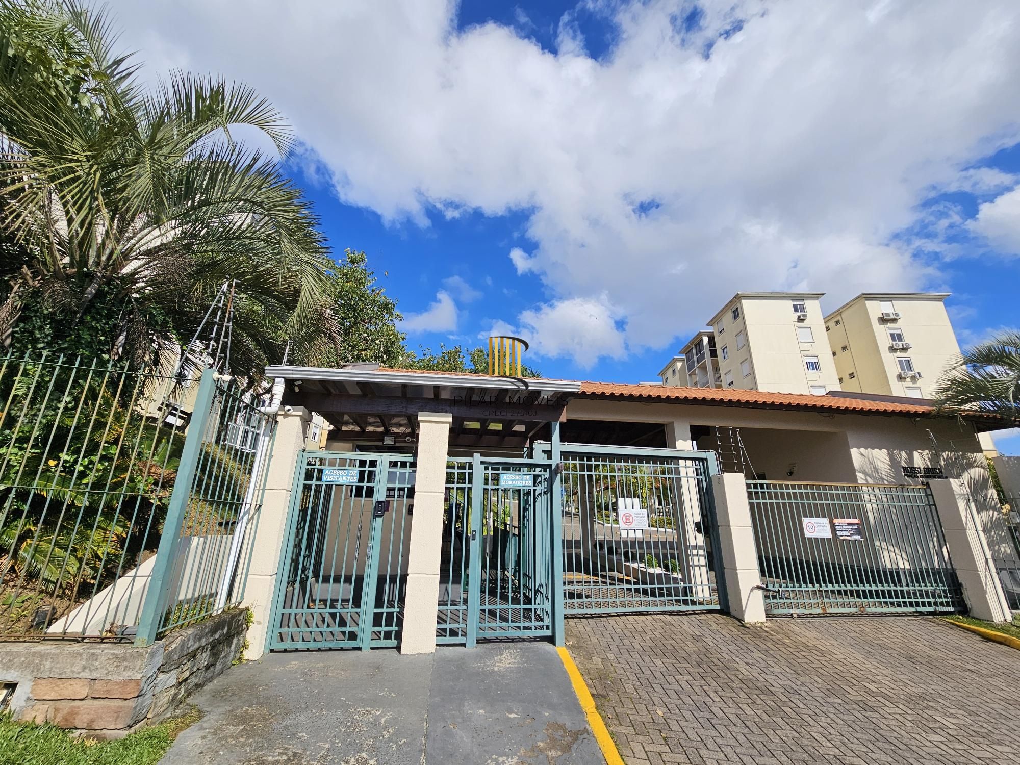 Apartamento 2 dormitórios mobiliado com vaga e elevador no Alto Petrópolis