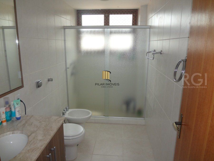 Cobertura para Venda - 263.75m², 3 dormitórios, sendo 1 suites, 2 vagas - Petrópolis