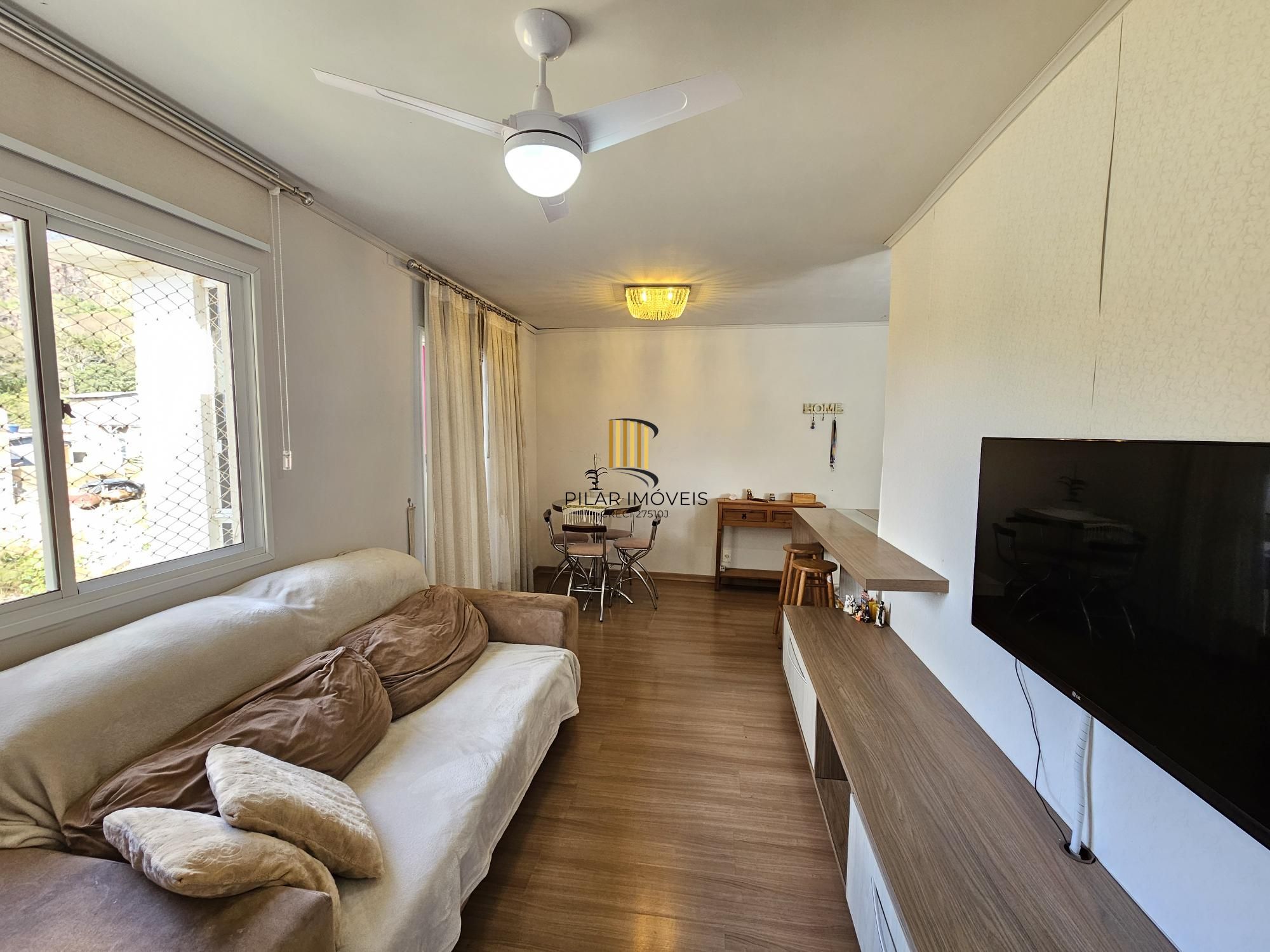 Apartamento 2 dormitórios mobiliado com vaga e elevador no Alto Petrópolis