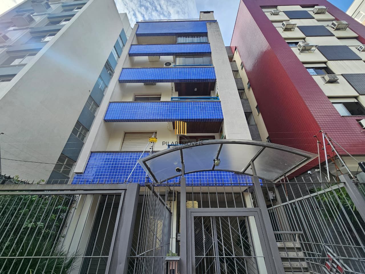 Apartamento 2 dormitórios com sacada e churrasqueira no Bom Fim