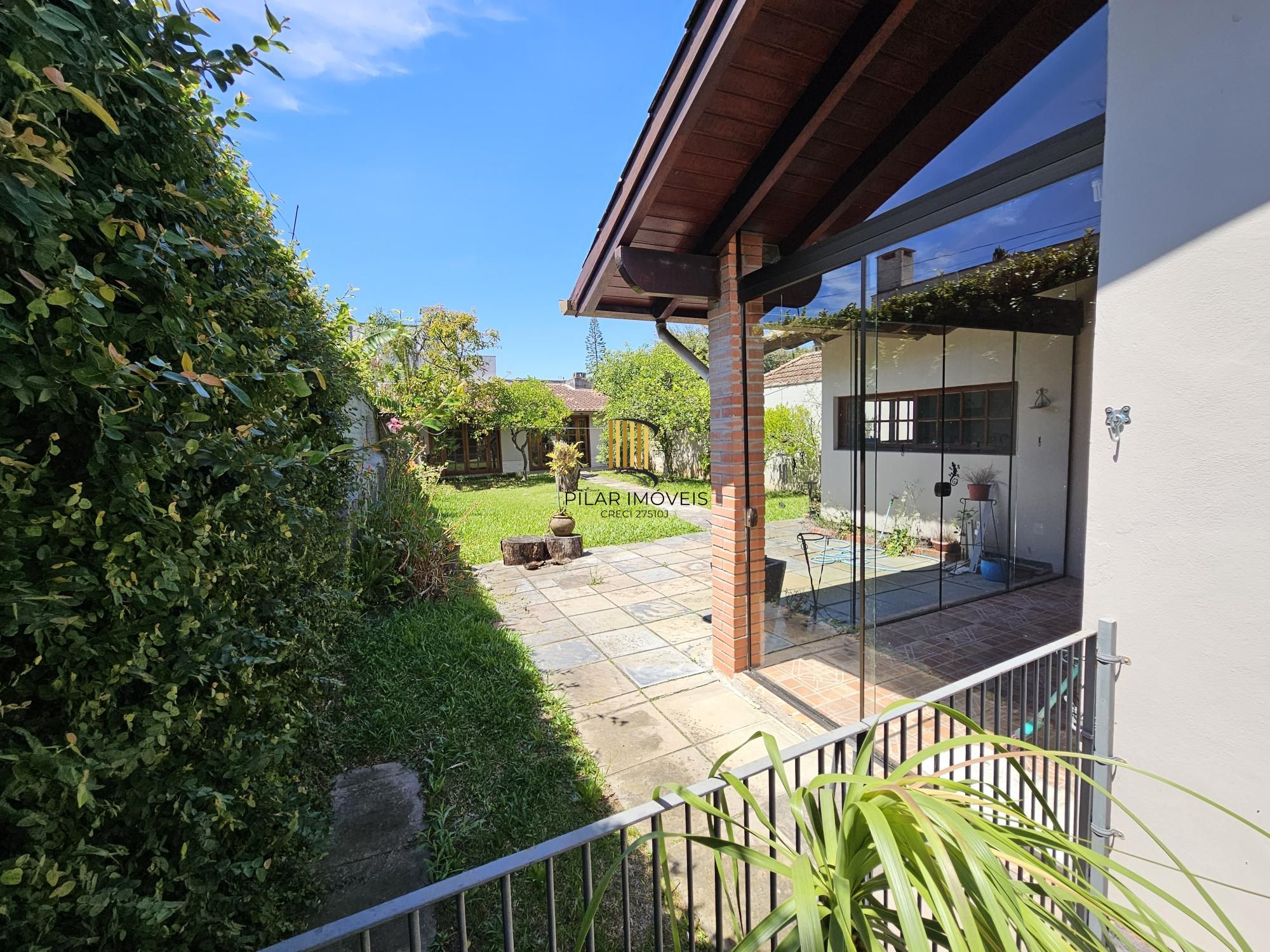 LINDO SOBRADO NO MELHOR PONTO DO BAIRRO TRISTEZA