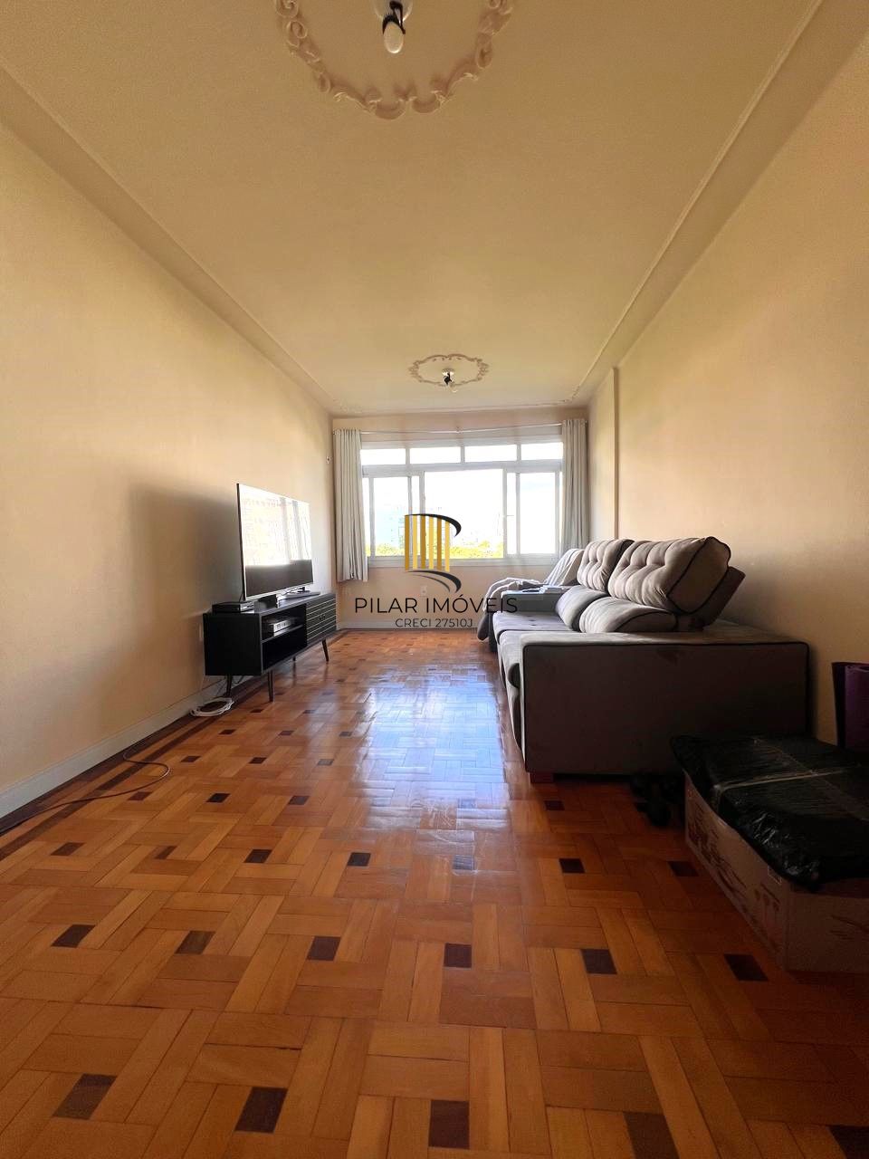 Apartamento 3 dormitórios em Frente a Faculdade de Odonto  e  Hosp. Clínicas