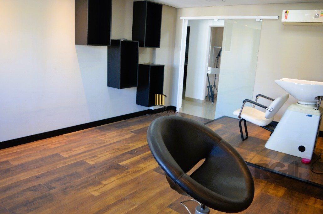 ANDAR INTEIRO NA GALERIA MALCOM 22º - SALA COMERCIAL LINDA E REFORMADA