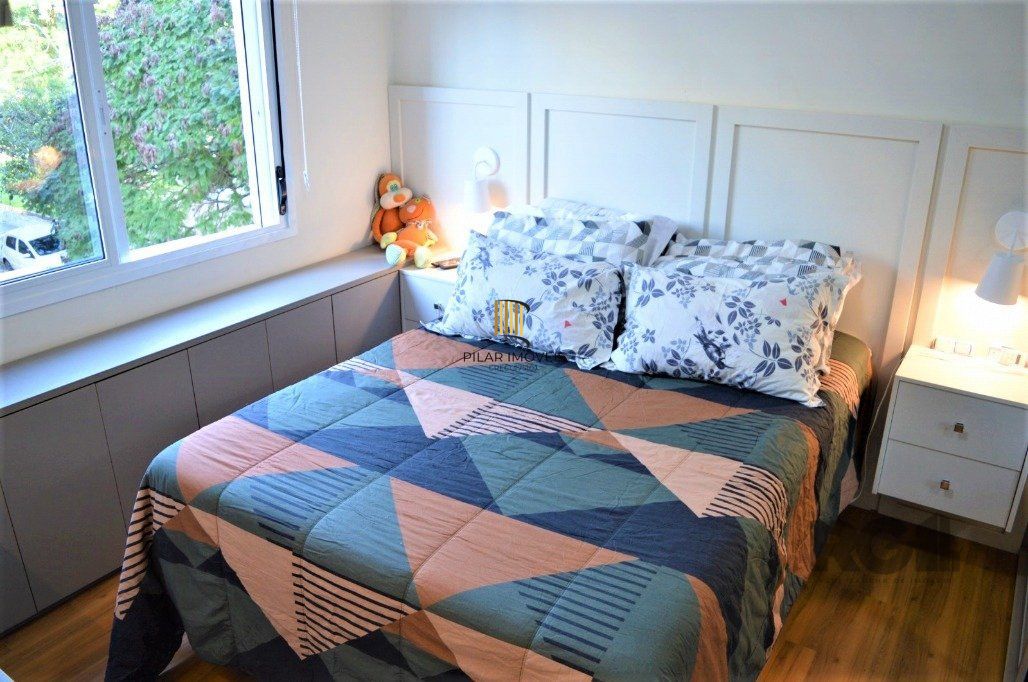 Excelente apartamento 2 dorm. sendo 1 suite, com terraço, churrasqueira, semimobiliado - 1 vaga dupla - Bairro Cidade Baixa