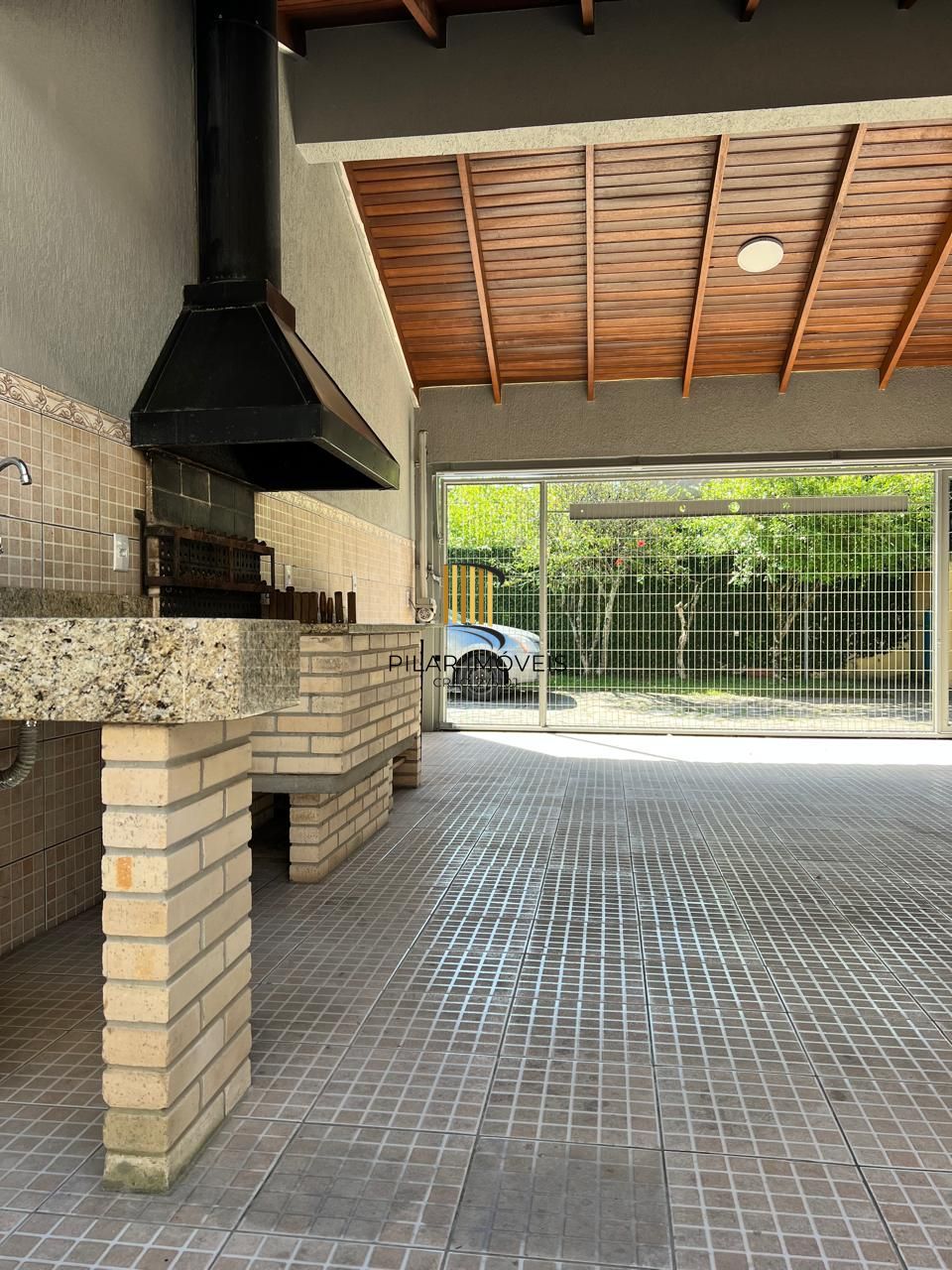 INCRÍVEL CASA COM LAREIRA E ESPAÇO GOOURMET EM CONDOMINIO NO BAIRRO IPANEMA!