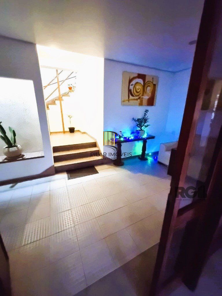 Encantador apartamento  de 1 dormitório, totalmente mobiliado por arquiteto, na Zona Norte de Porto Alegre.