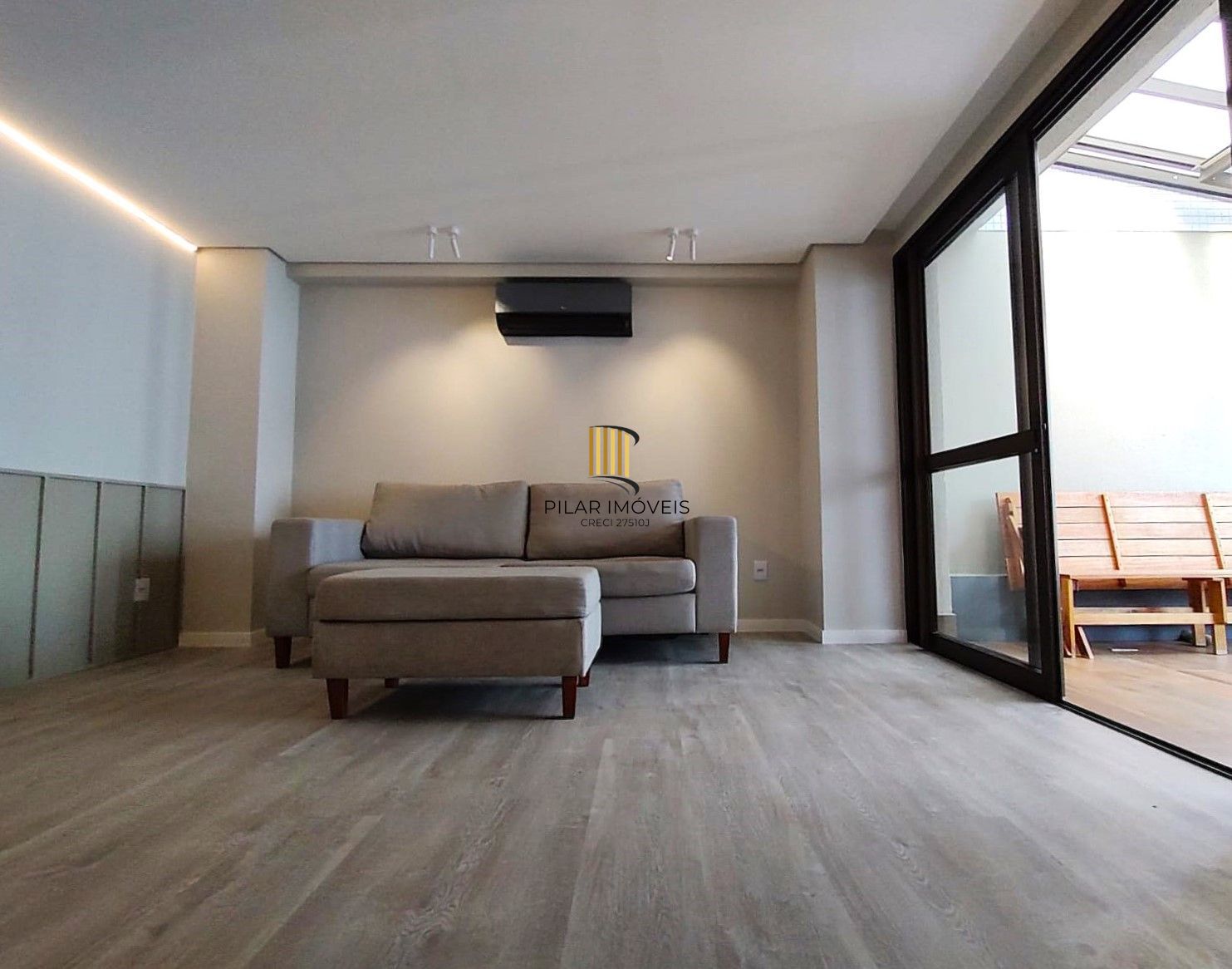 Lindo Duplex 2 dormitórios todo reformado na Dona Laura