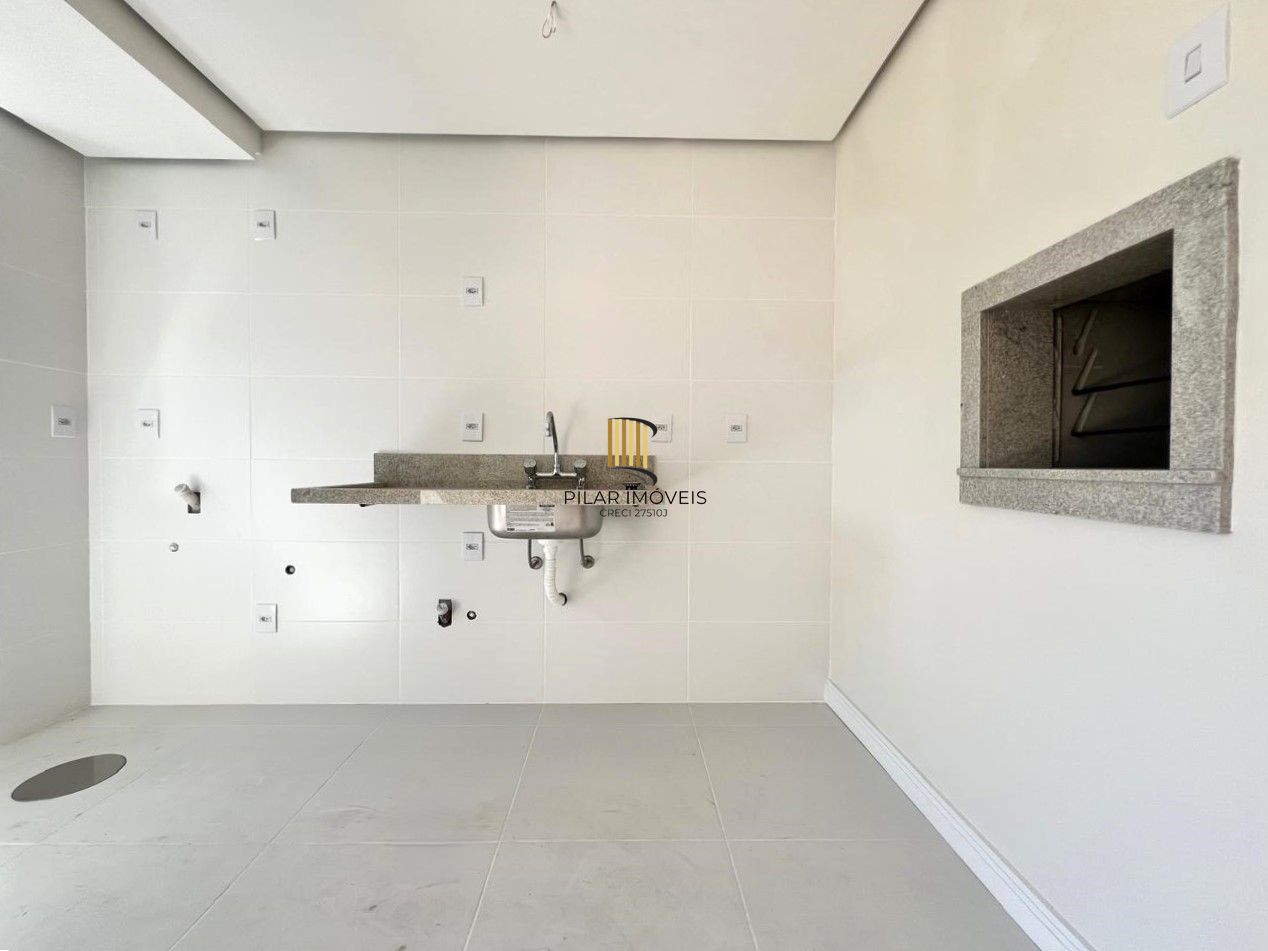 BAIRRO AUXILIADORA - APTO. NOVO 2 DORMITÓRIOS COM 1 SUÍTE E VAGA COBERTA.