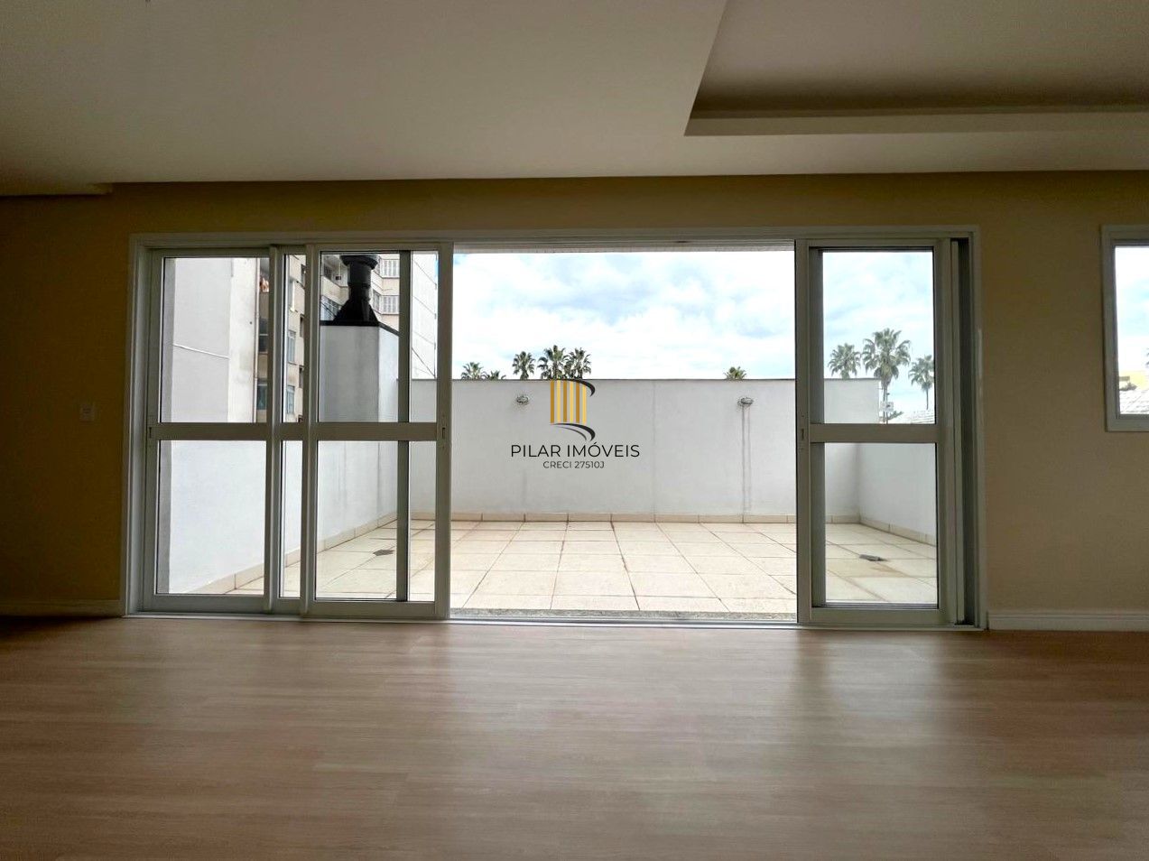 Apartamento 2 dormitórios com 1 suíte,  garden, 2 vagas e elevador no Bom Fim!